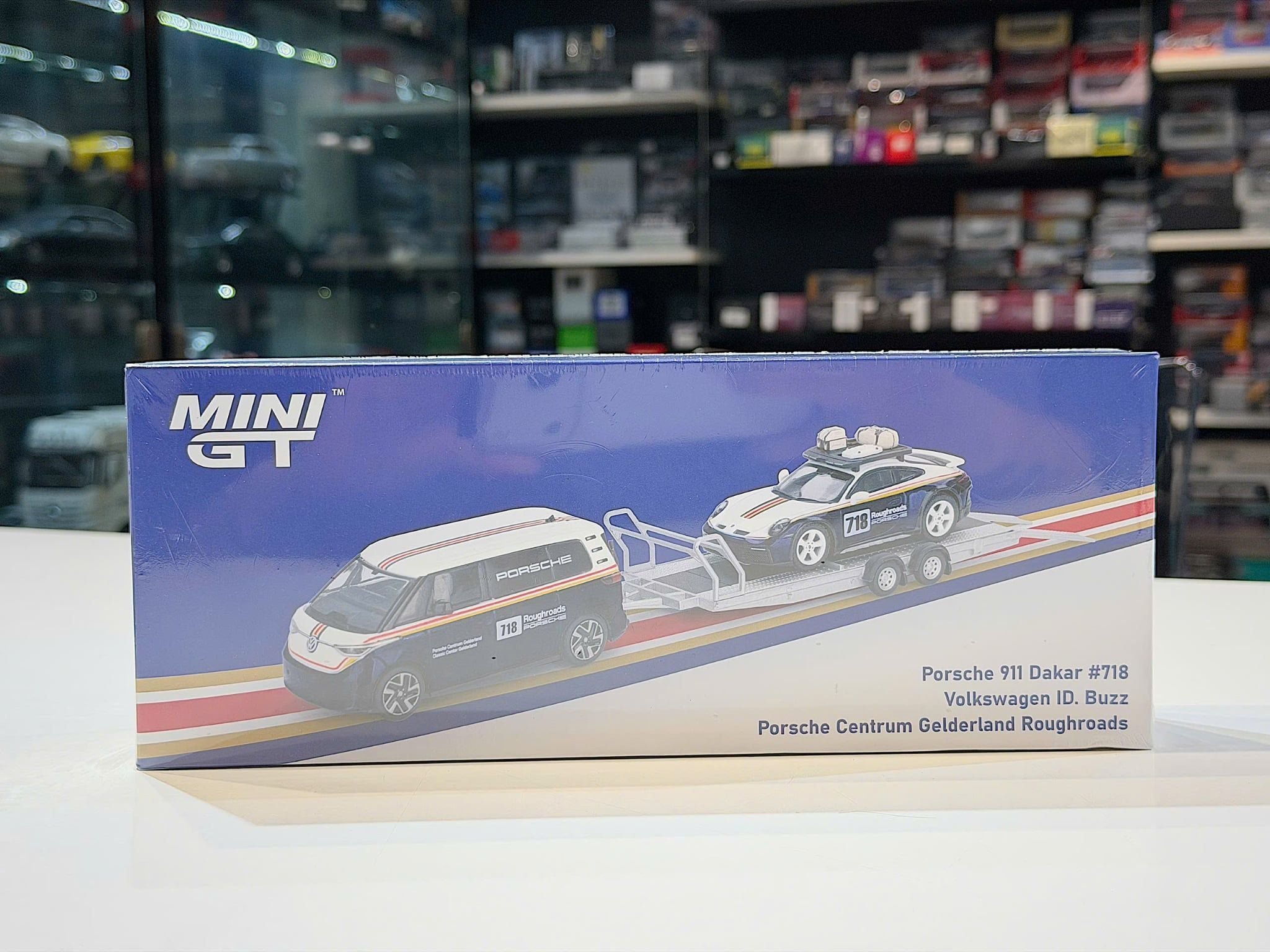 XE MÔ HÌNH Porsche 911 Dakar #718 / Volkswagen ID. Buzz Porsche Centrum Gelderland Roughroads Set,1/64 MINIGT