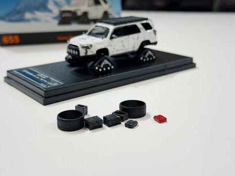  XE MÔ HÌNH TOYOTA 4RUNNER WIDEBODY PRE-RUNNER WHITE,TỶ LỆ 1/64 GCD 