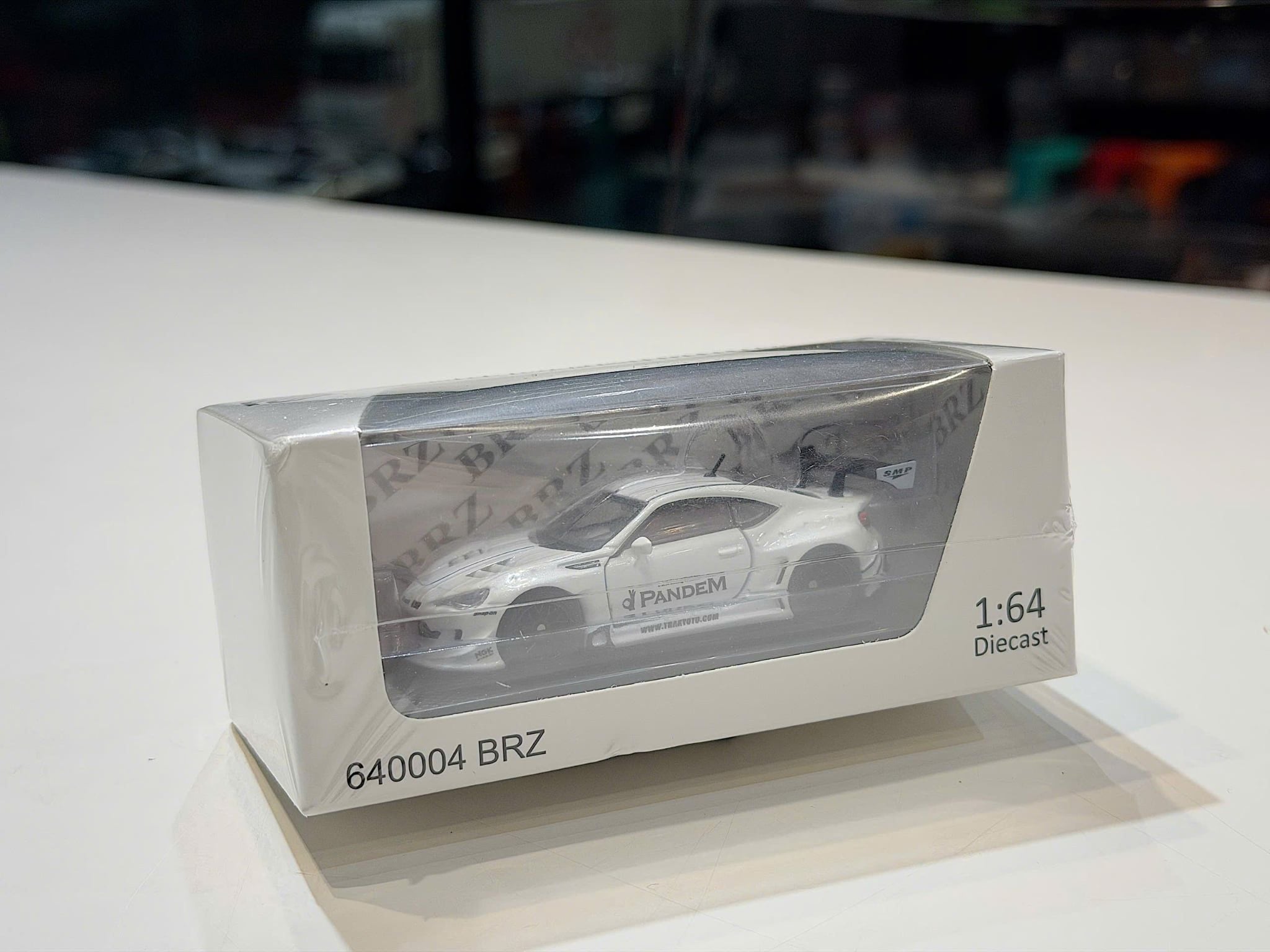 XE MÔ HÌNH SUBARY BRZ WHITE,TỶ LỆ 1/64 FG