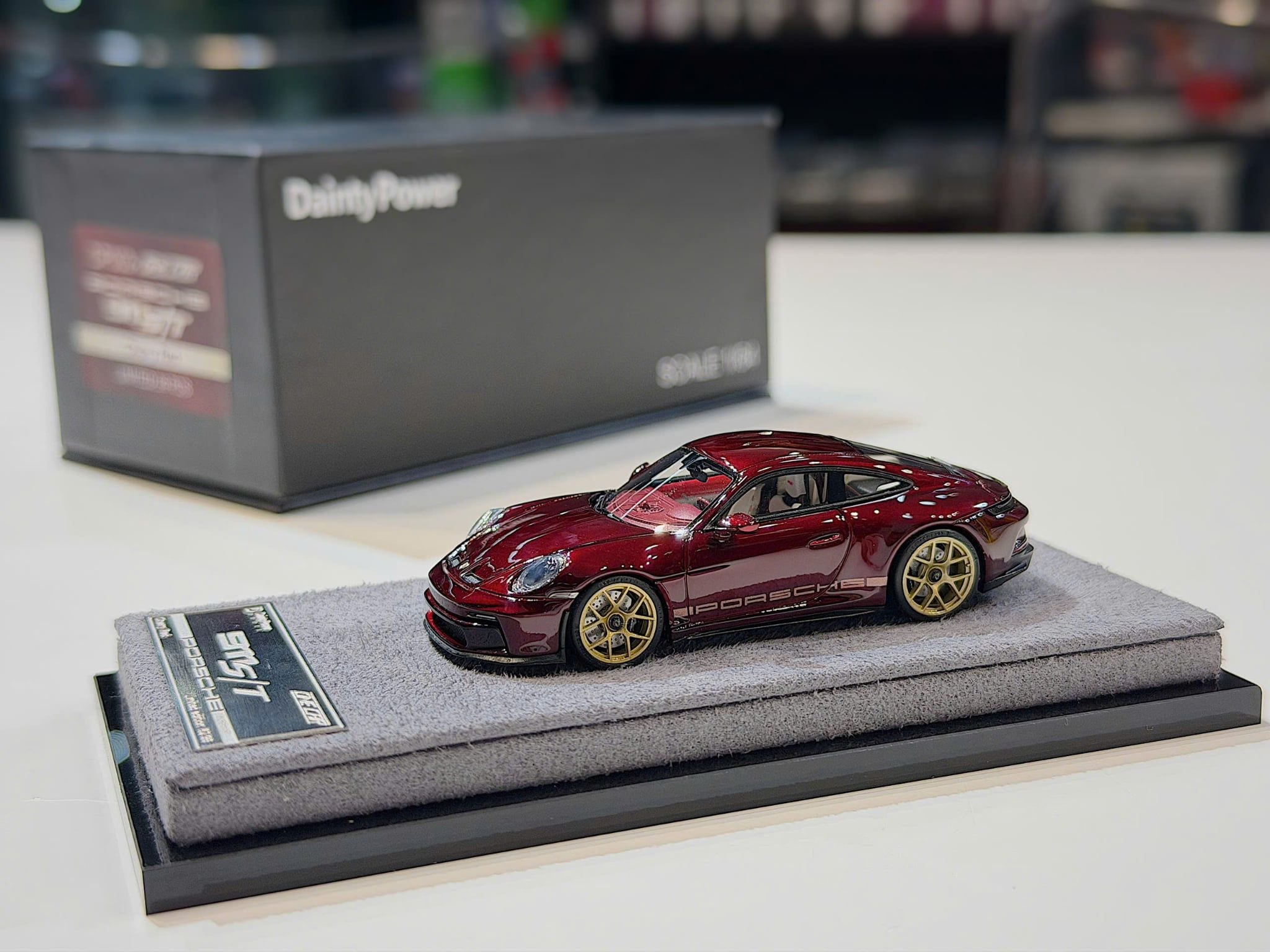 XE MÔ HÌNH PORSCHE 911 S/T CHERRY RED,TỶ LỆ 1/64 DAINTY POWER
