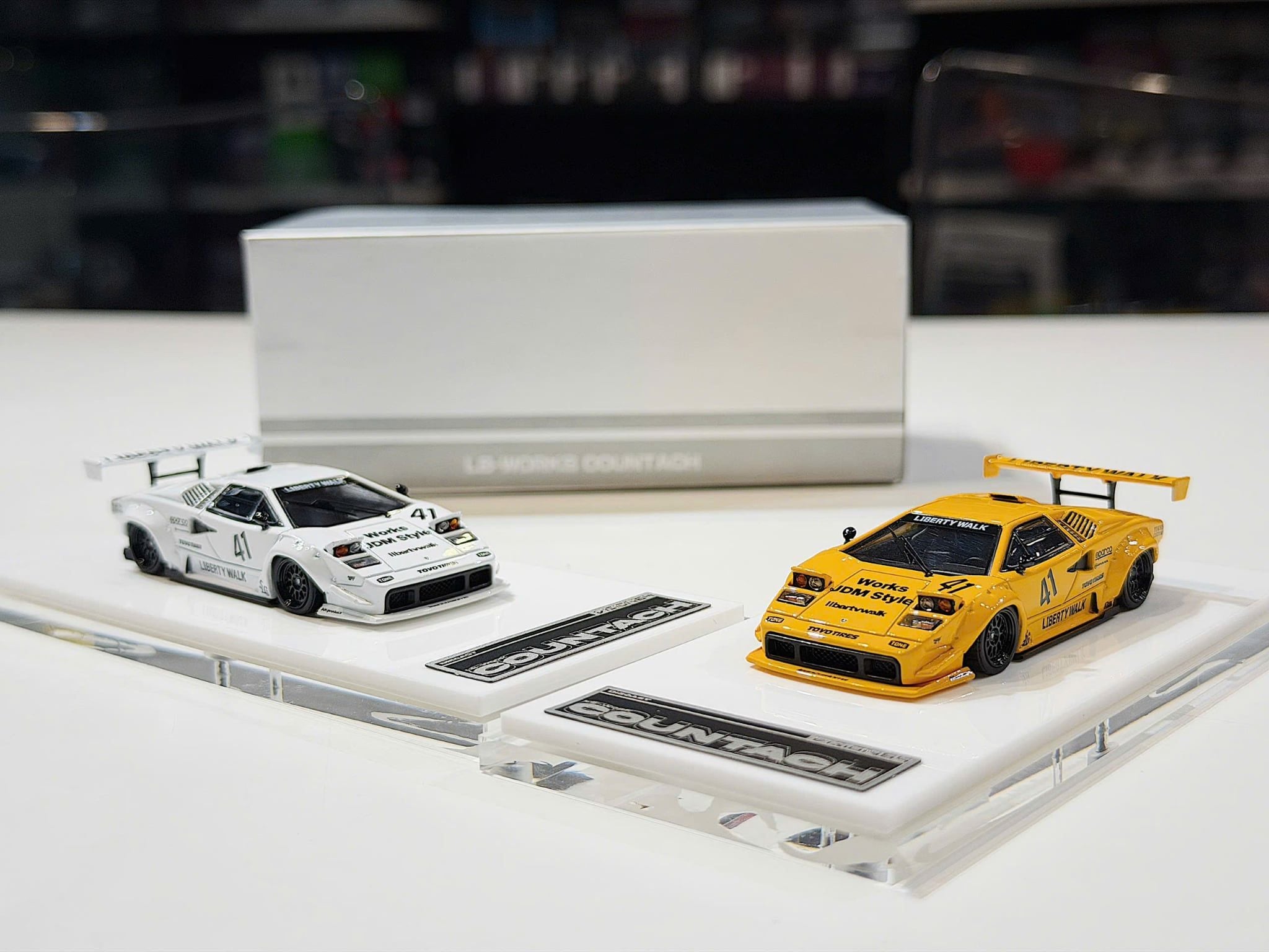 XE MÔ HÌNH LAMBORGHINI COUNTACH LBW,TỶ LỆ 1/64 VISION64