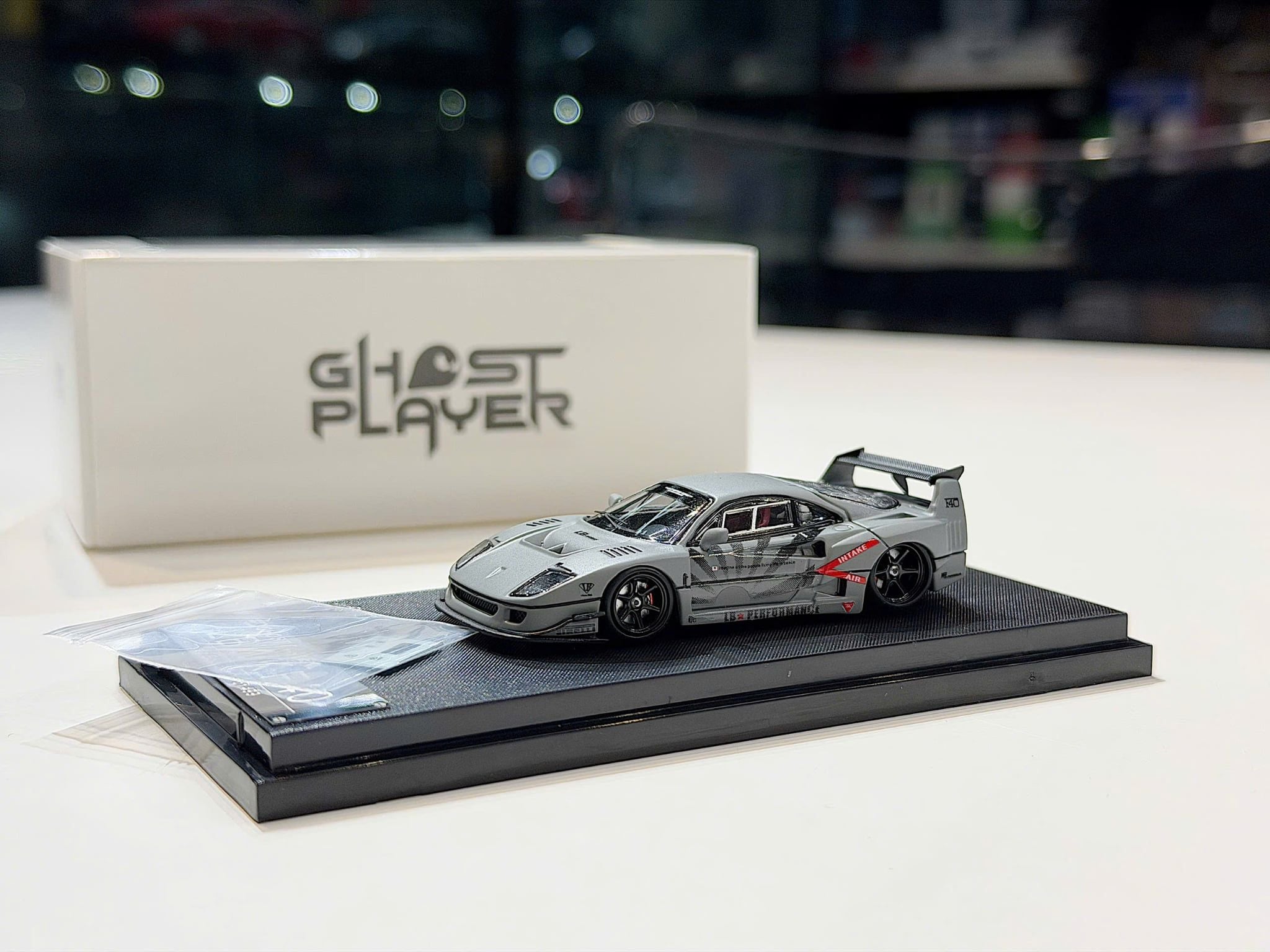 XE MÔ HÌNH FERRARI F40 LBW FIGHT ZERO,TỶ LỆ 1/64 GHOST PLAYER