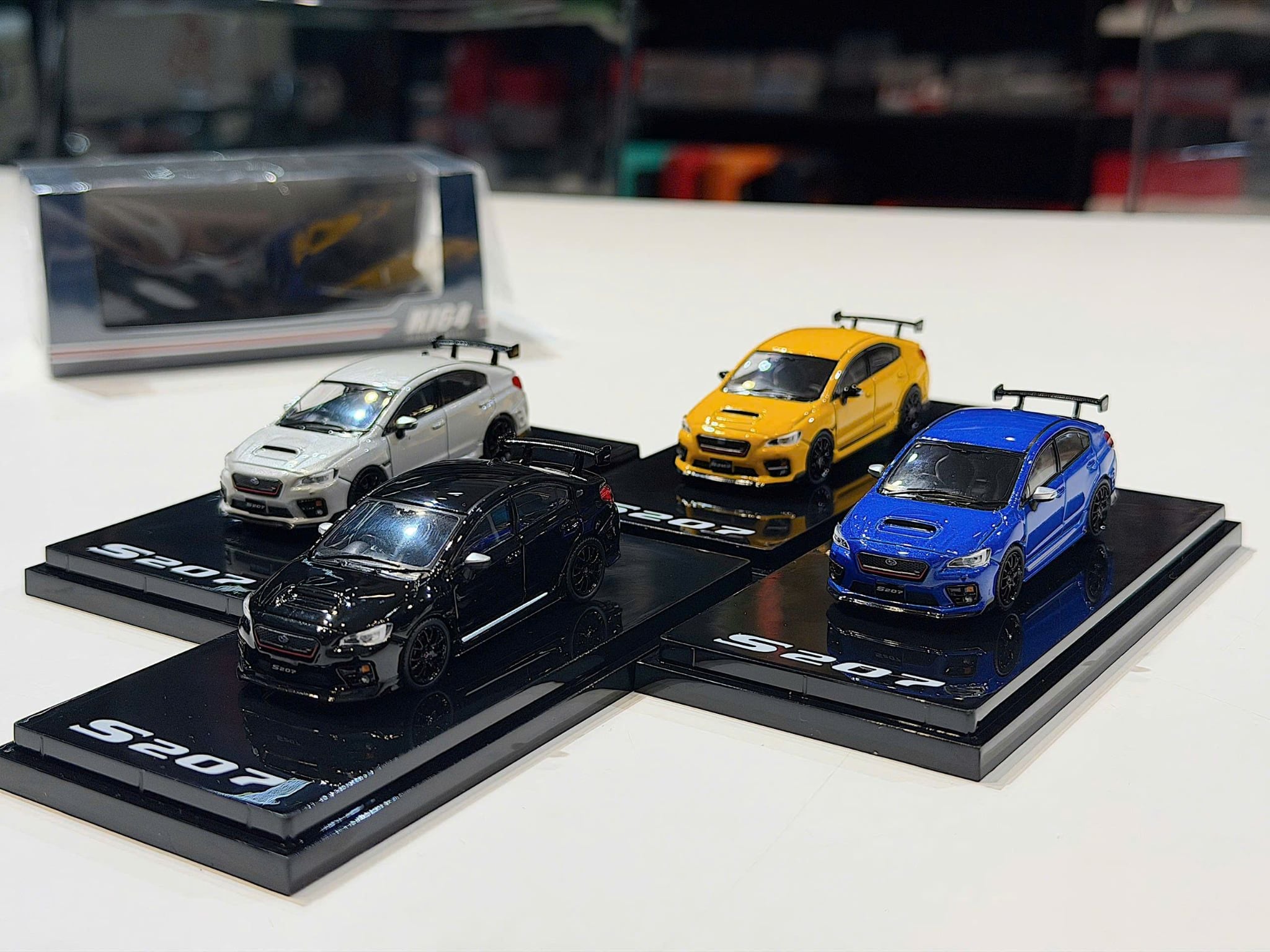 XE MÔ HÌNH SUBARU S207 NBR CHALLENGER PACKAGE,TỶ LỆ 1/64 HOBBY JAPAN 64