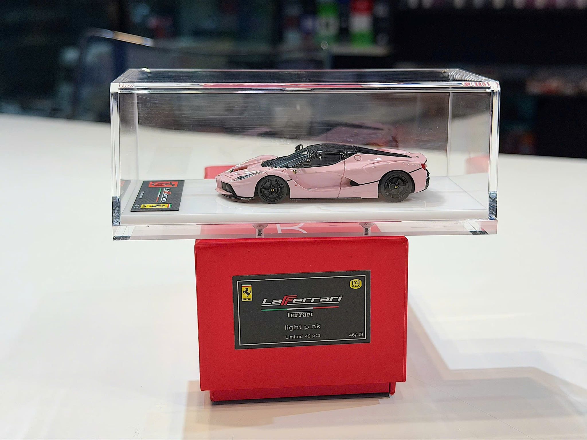XE MÔ HÌNH FERRARI LAFERRARI PINKTỶ LỆ 1/64 DMH