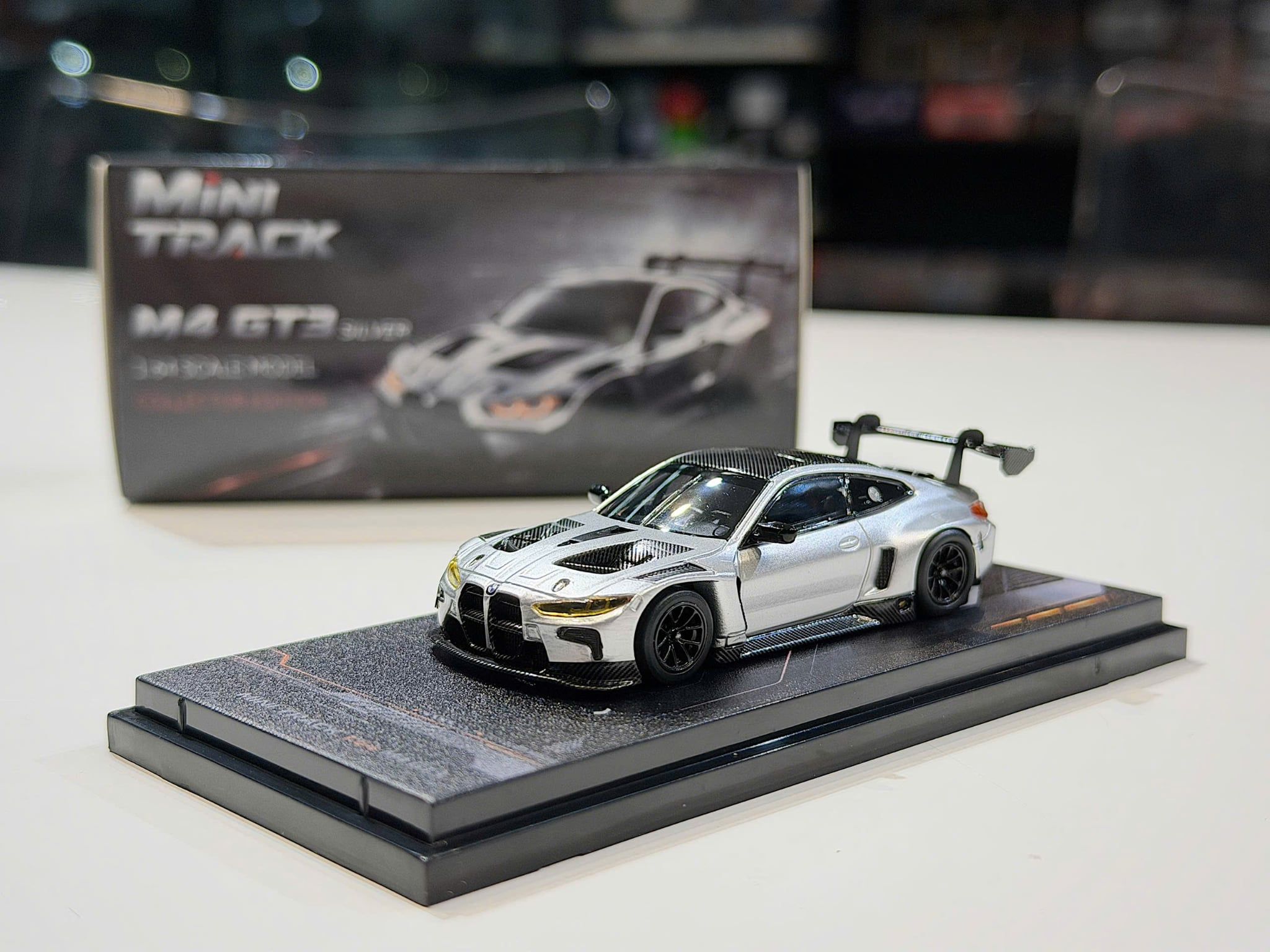 XE MÔ HÌNH BMW M4 GT3 SILVER,TỶ LỆ 1/64 MINI TRACK