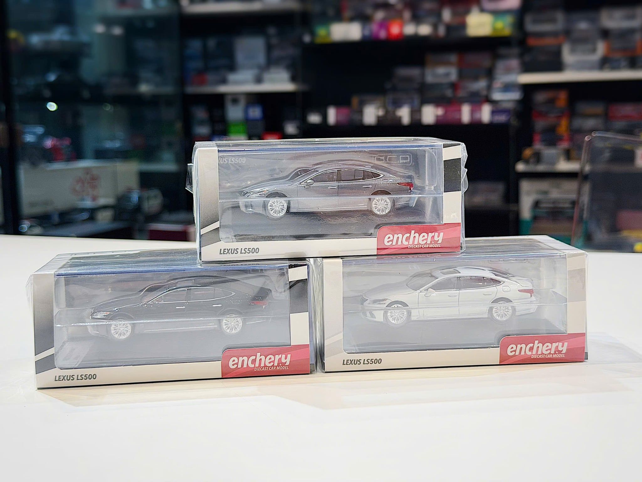 XE MÔ HÌNH LEXUS LS500,TỶ LỆ 1/64 GCD X ENCHERY