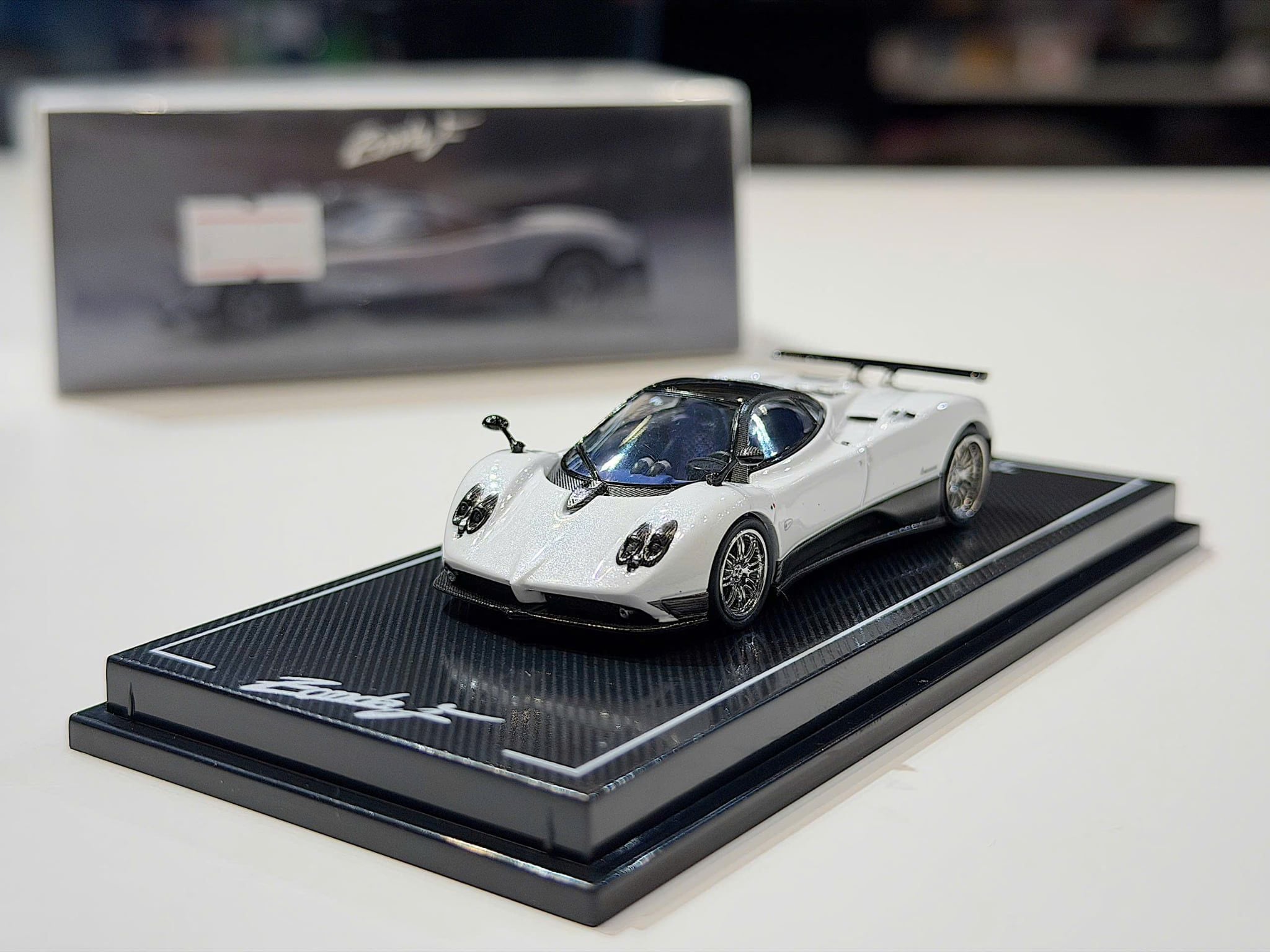 XE MÔ HÌNH PAGANI ZONDA F WHITE,TỶ LỆ 1/64 CM