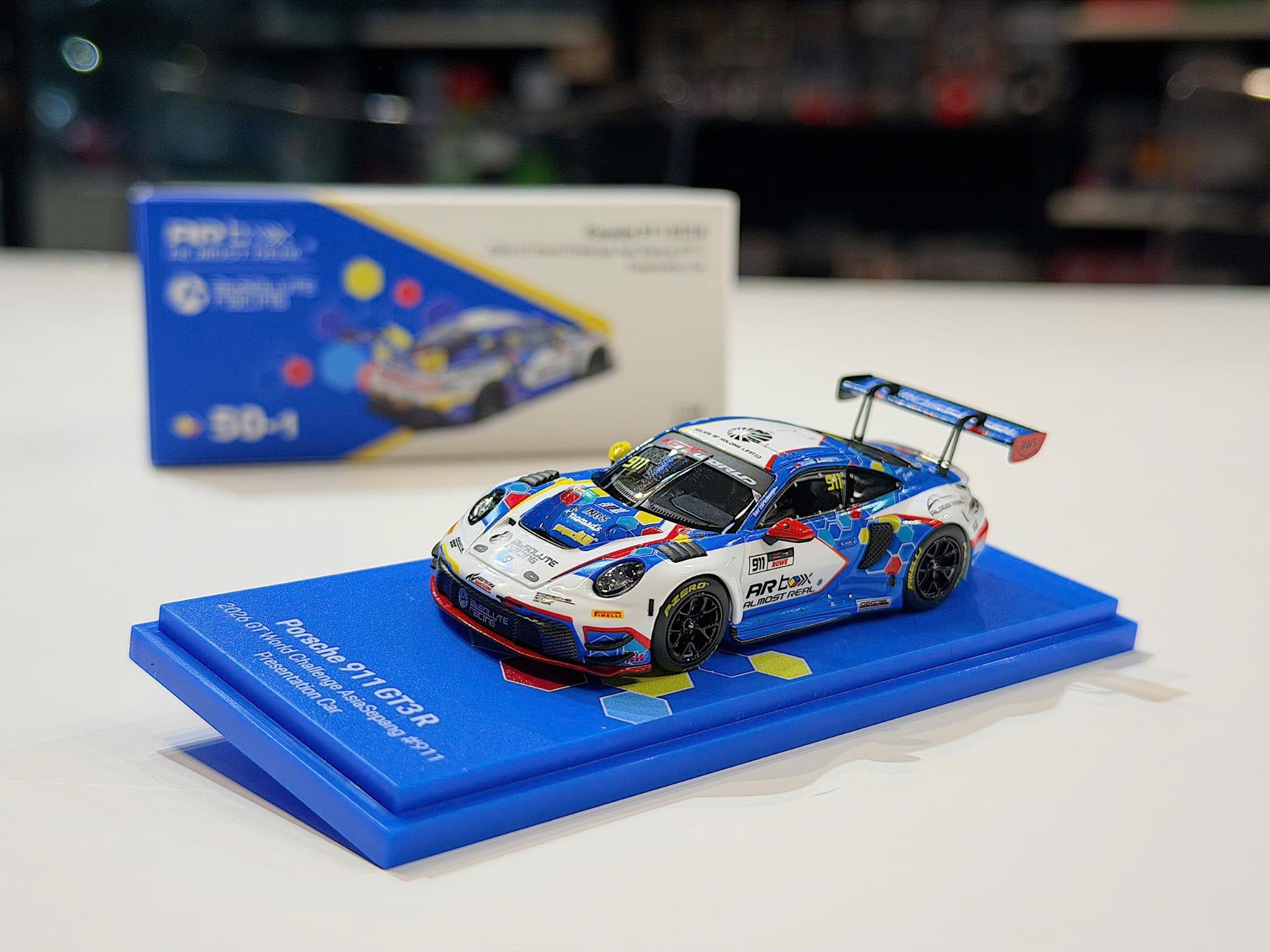 XE MÔ HÌNH PORSCHE 911 GT3 R 2026 GT WORLD CHALLENGE ASIA,TỶ LỆ 1/64 ALMOST REAL