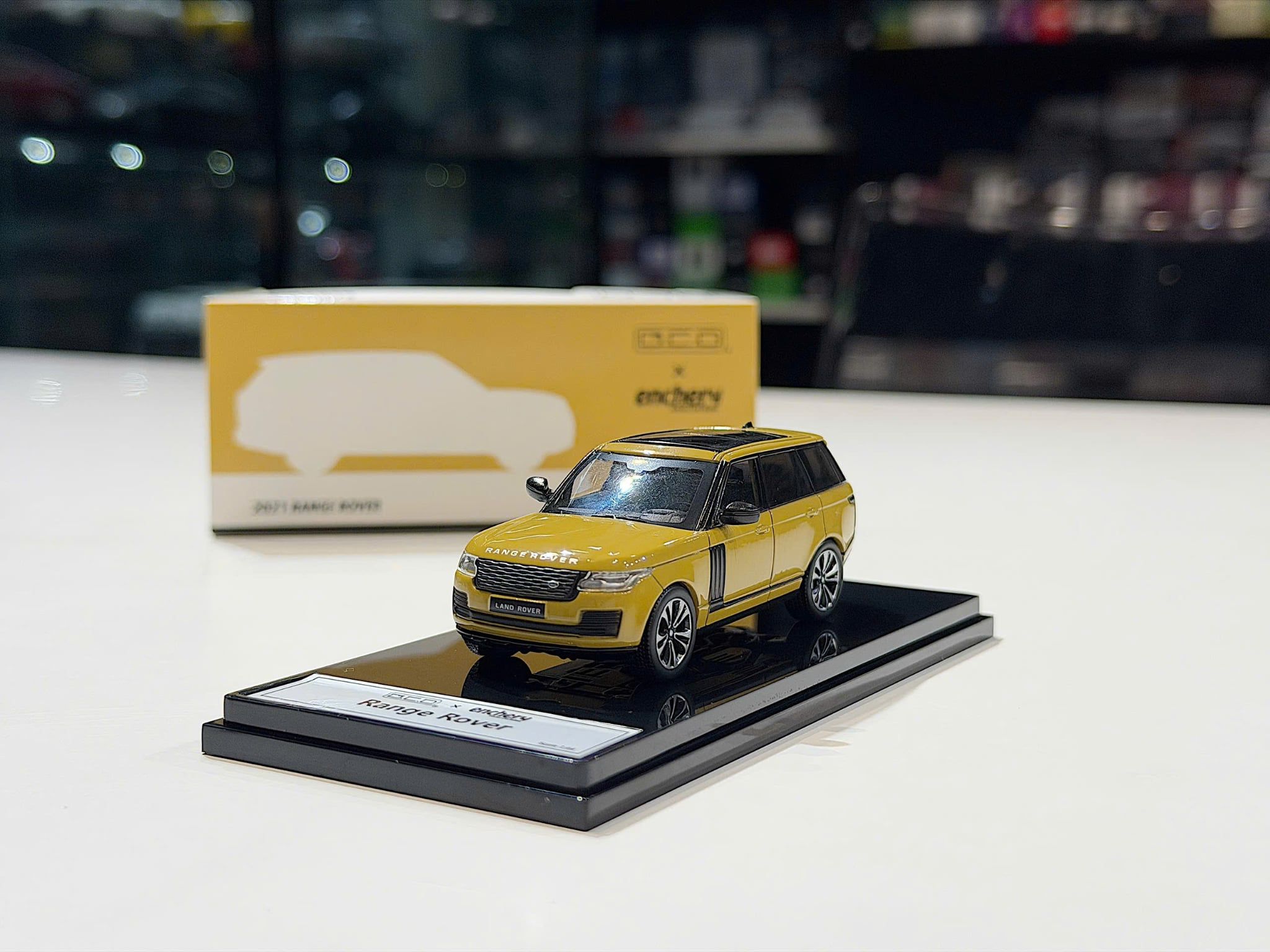 XE MÔ HÌNH RANGE ROVER AUTOBIOGRAPHY YELLOW,TỶ LỆ 1/64 GCD