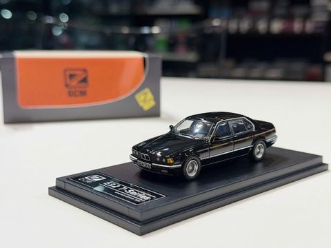 XE MÔ HÌNH BMW 7 SERIE E32 BLACK,TỶ LỆ 1/64 DCM 