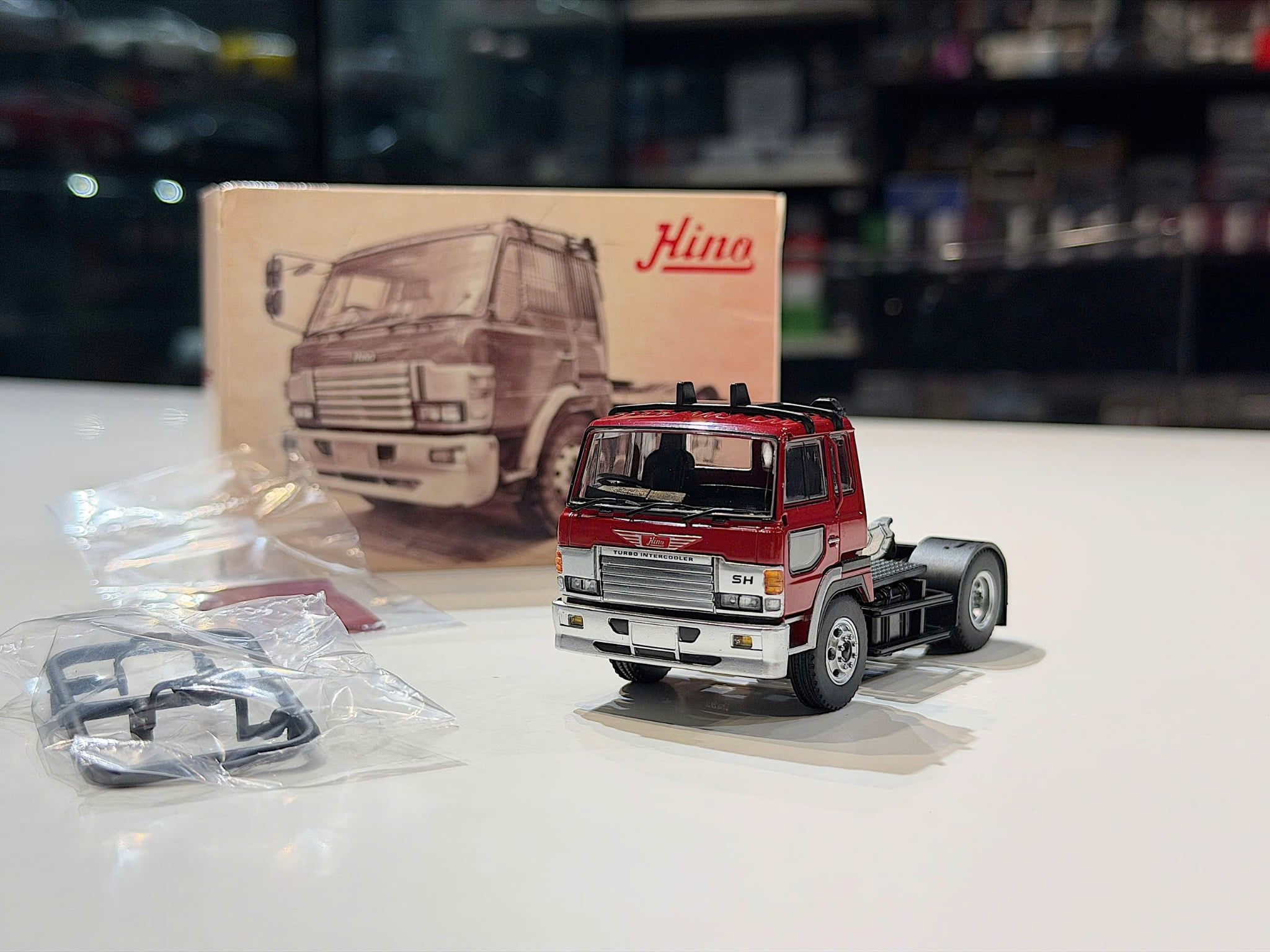 XE MÔ HÌNH HINO SUPER DOLPHIN SH EAGLE TRUCK,TỶ LỆ 1/64 DBGT