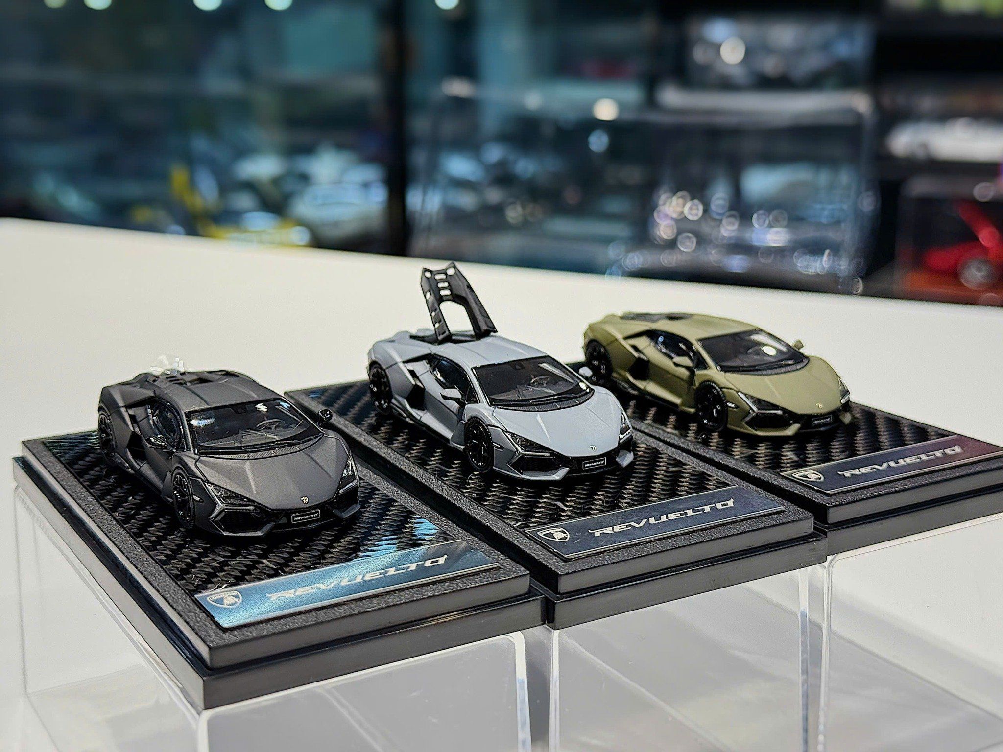 XE MÔ HÌNH LAMBORGHINI REVUELTO,TỶ LỆ 1/64 LCD