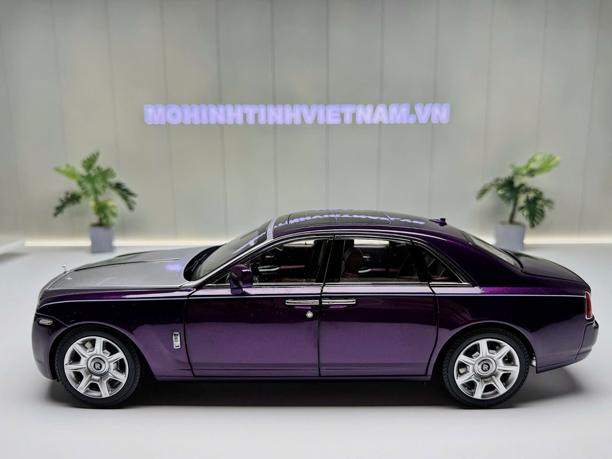 XE MÔ HÌNH ROLLS ROYCE GHOST,TỶ LỆ 1/18 KYOSHO