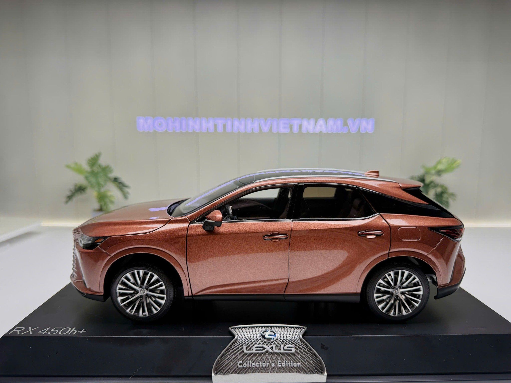 XE MÔ HÌNH LEXUS RX 450H+,TỶ LỆ 1/18 DEALER