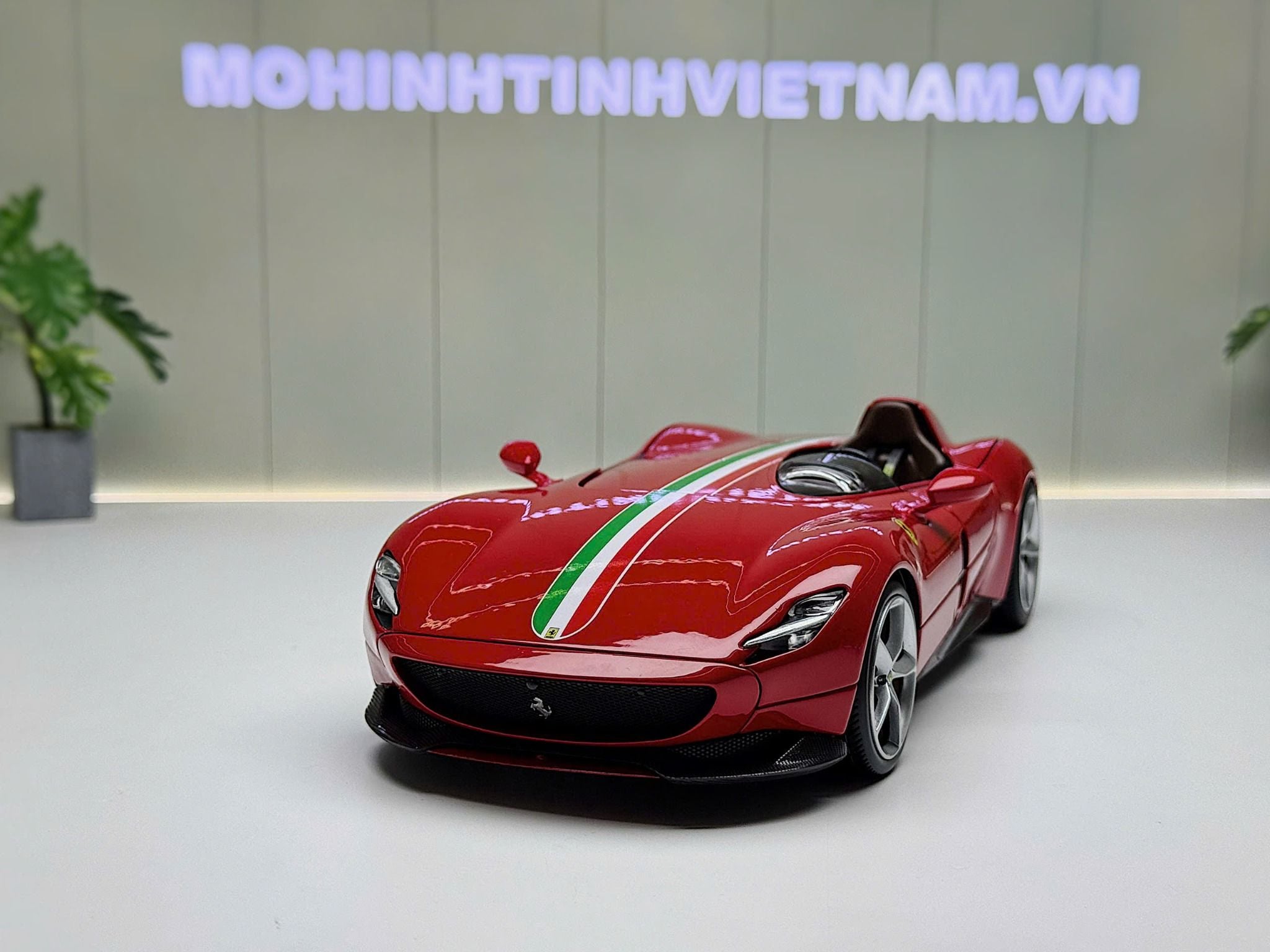 XE MÔ HÌNH FERRARI SP1 MONZA,TỶ LỆ 1/18 BBURAGO