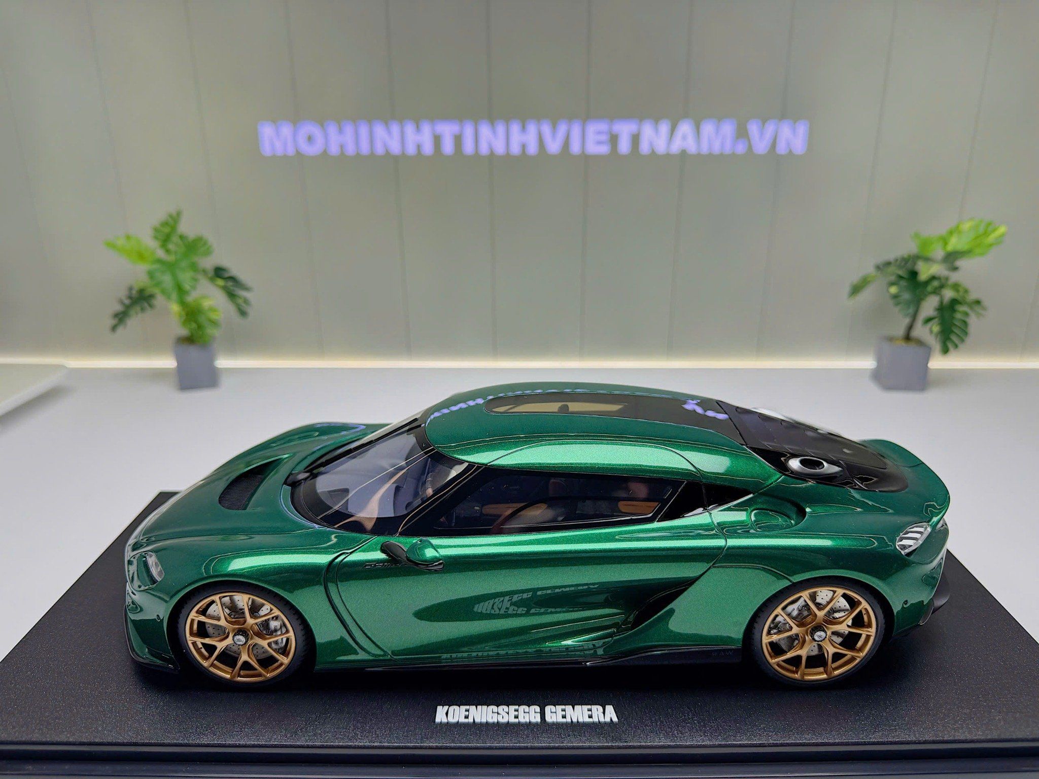 XE MÔ HÌNH KOENIGSEGG GEMERA GREEN,TỶ LỆ 1/18 GTSPIRIT