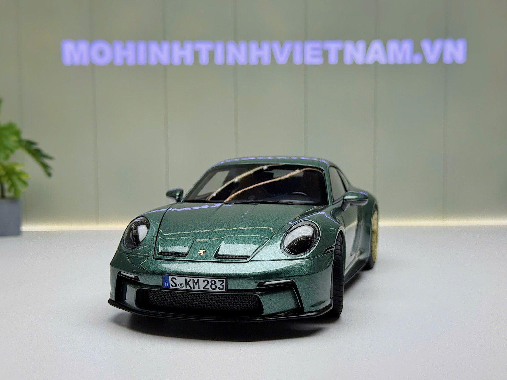 XE MÔ HÌNH PORSCHE 911 GT3 2021 MALACHITE GREEN METALLIC,TỶ LỆ 1/18 NOREV