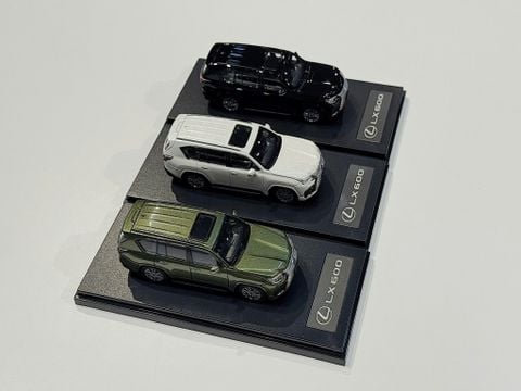  XE MÔ HÌNH LEXUS LX600,TỶ LỆ 1/64 LCD 