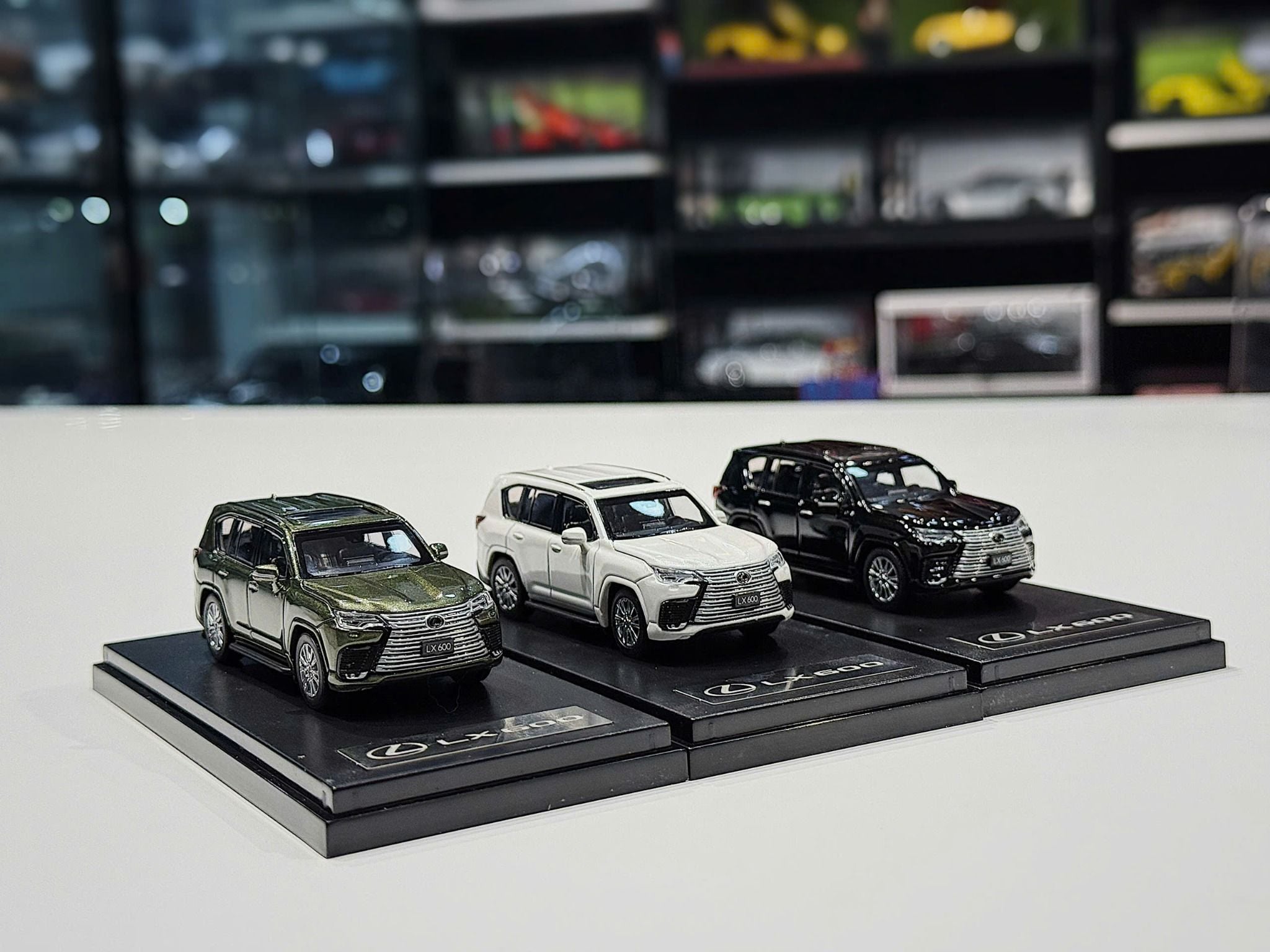 XE MÔ HÌNH LEXUS LX600,TỶ LỆ 1/64 LCD