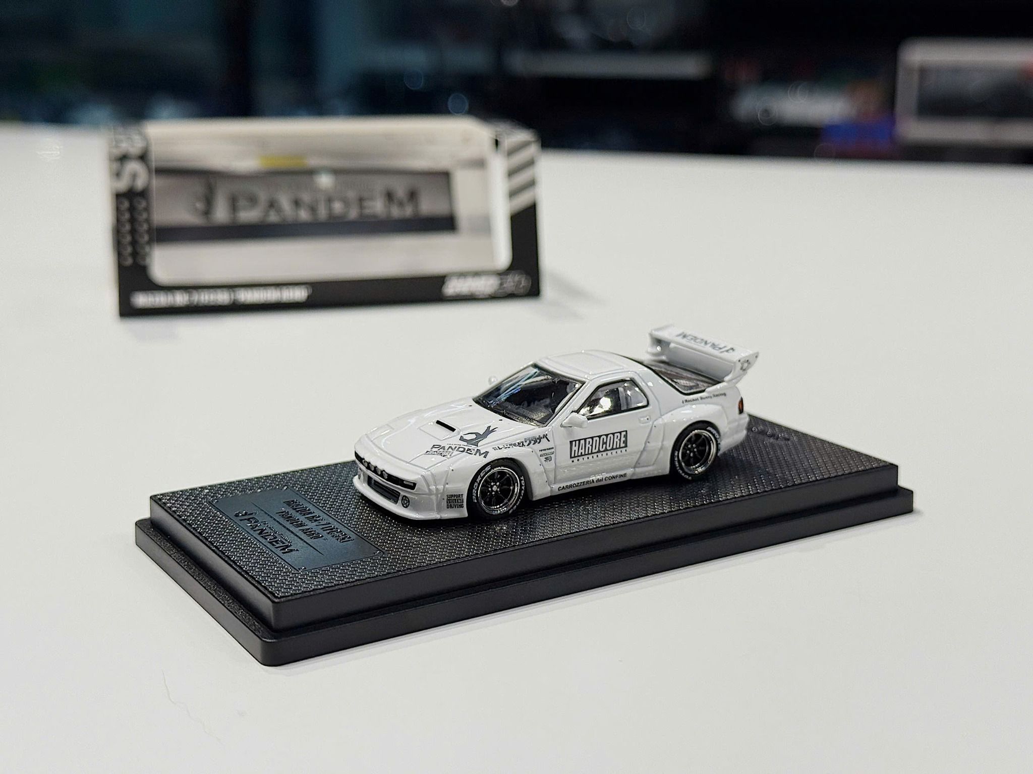 XE MÔ HÌNH MAZDA RX-7 (FC3S) PANDEM AERO,TỶ LỆ 1/64 INNO64