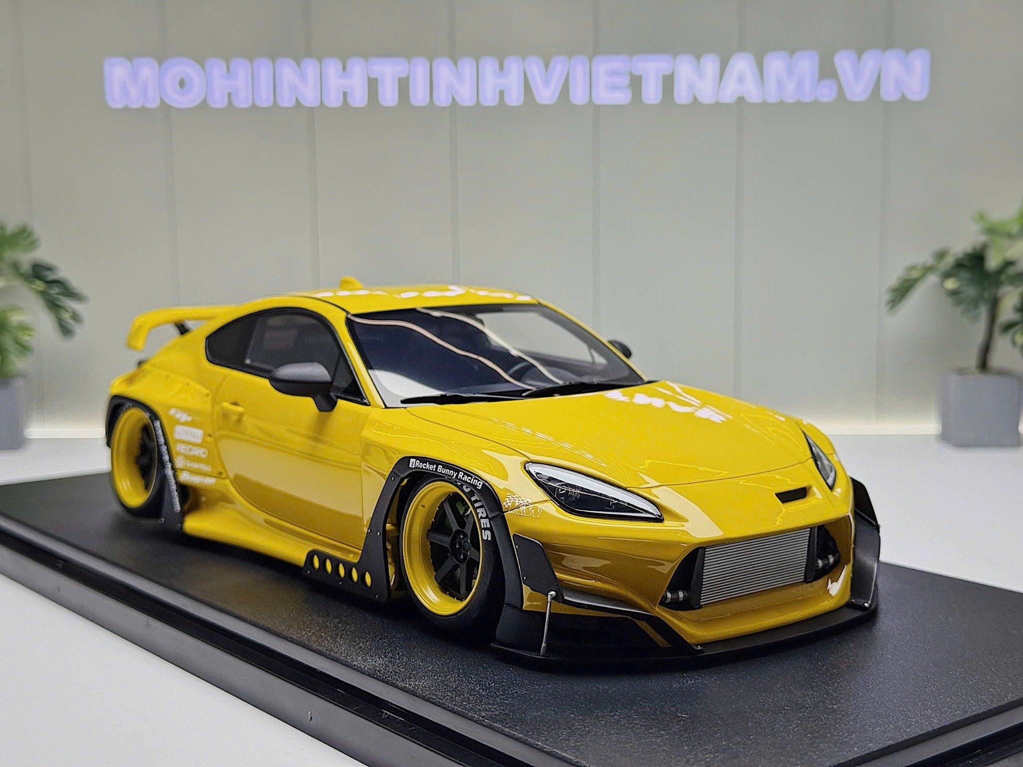 XE MÔ HÌNH TOYOTA PANDEM GR86 ROCKET BUNNY YELLOW,TỶ LỆ 1/18 GTSPIRIT