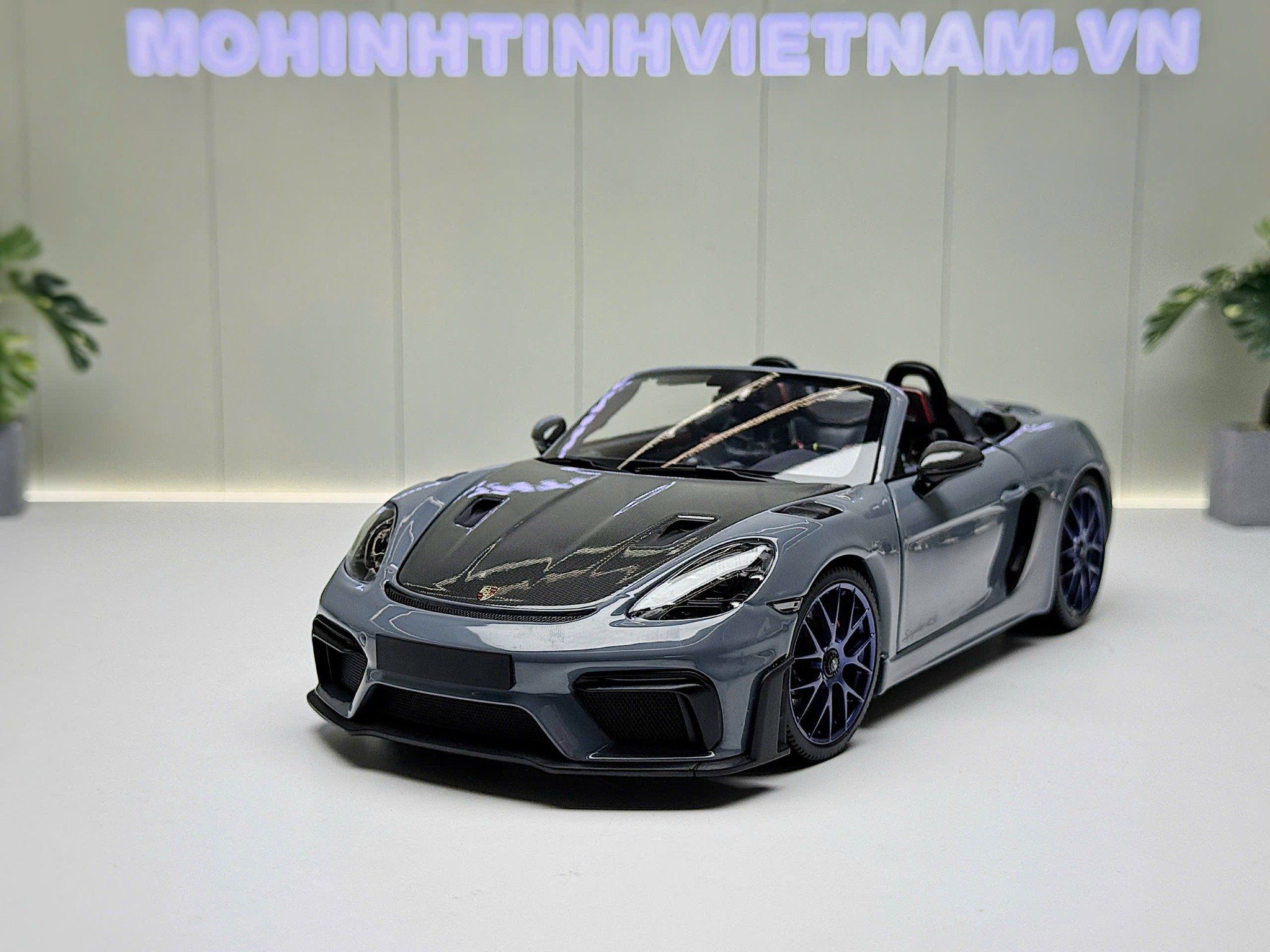 XE MÔ HÌNH PORSCHE 718 SPYDER RS WEISSACH PACKAGE GREY,TỶ LỆ 1/18 MINICHAMS