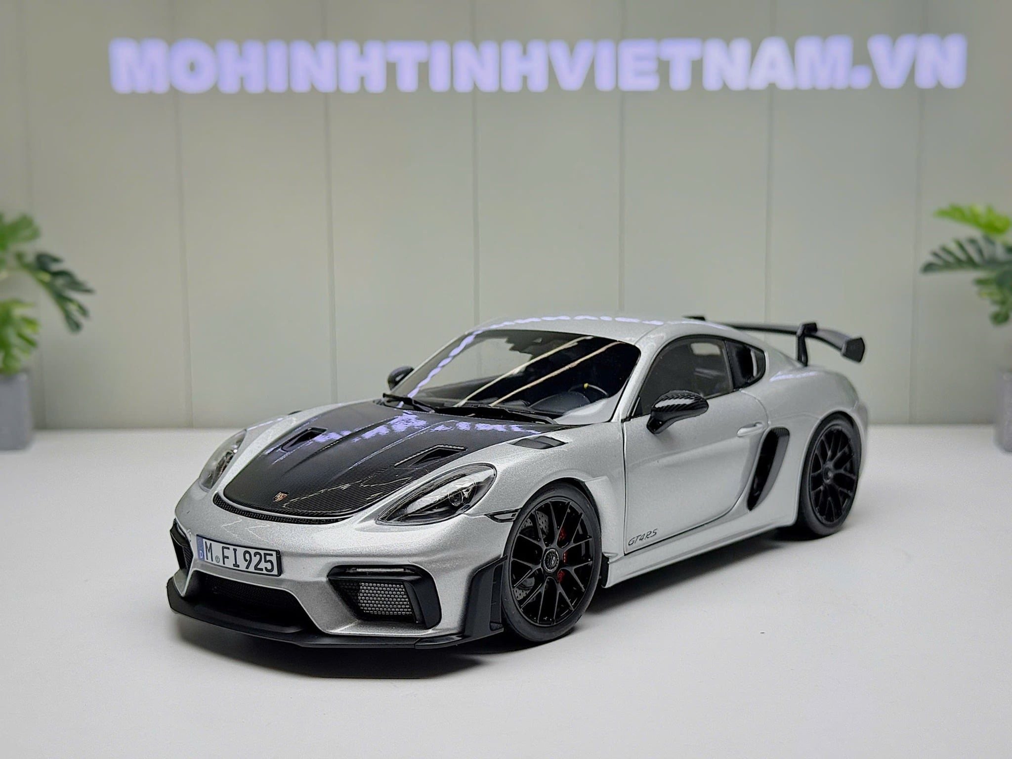 XE MÔ HÌNH PORSCHE CAYMAN GT4 RS 2023 WEISSACH PACK GT - SIVERMETALLICTỶ LỆ 1/18 NOREV