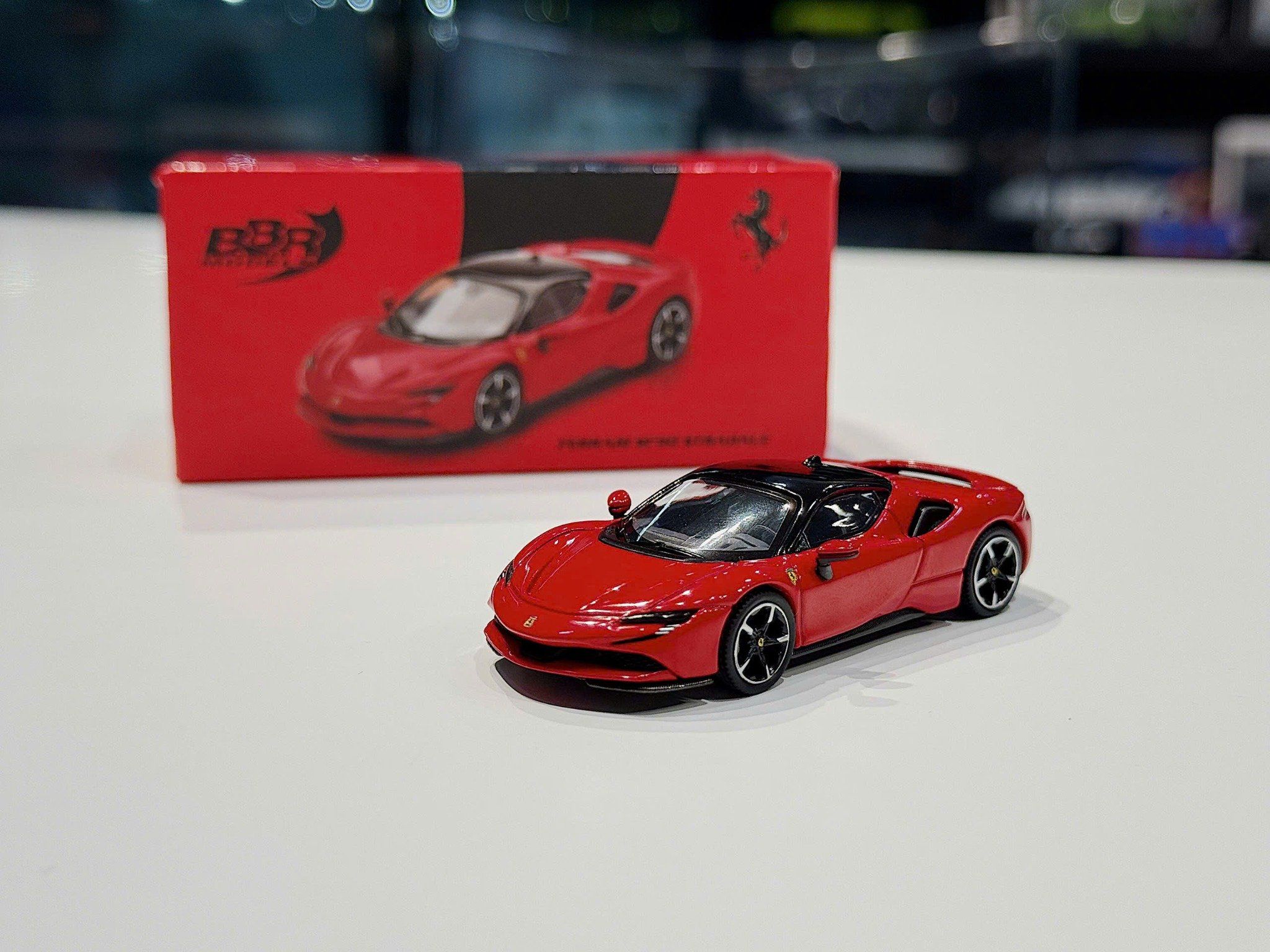 XE MÔ HÌNH FERRARI SF90 STRADALE ROSSO CORSA,TỶ LỆ 1/64 BBR