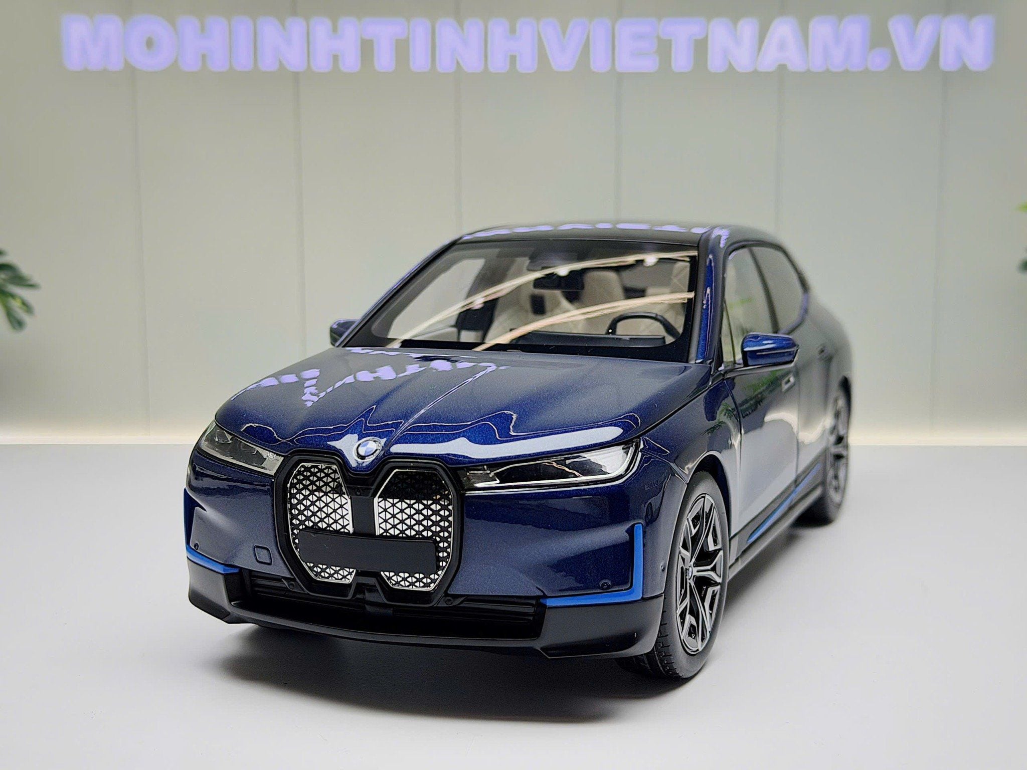 XE MÔ HÌNH BMW IX BLUE METALLIC,TỶ LỆ 1/18 MINICHAMPS
