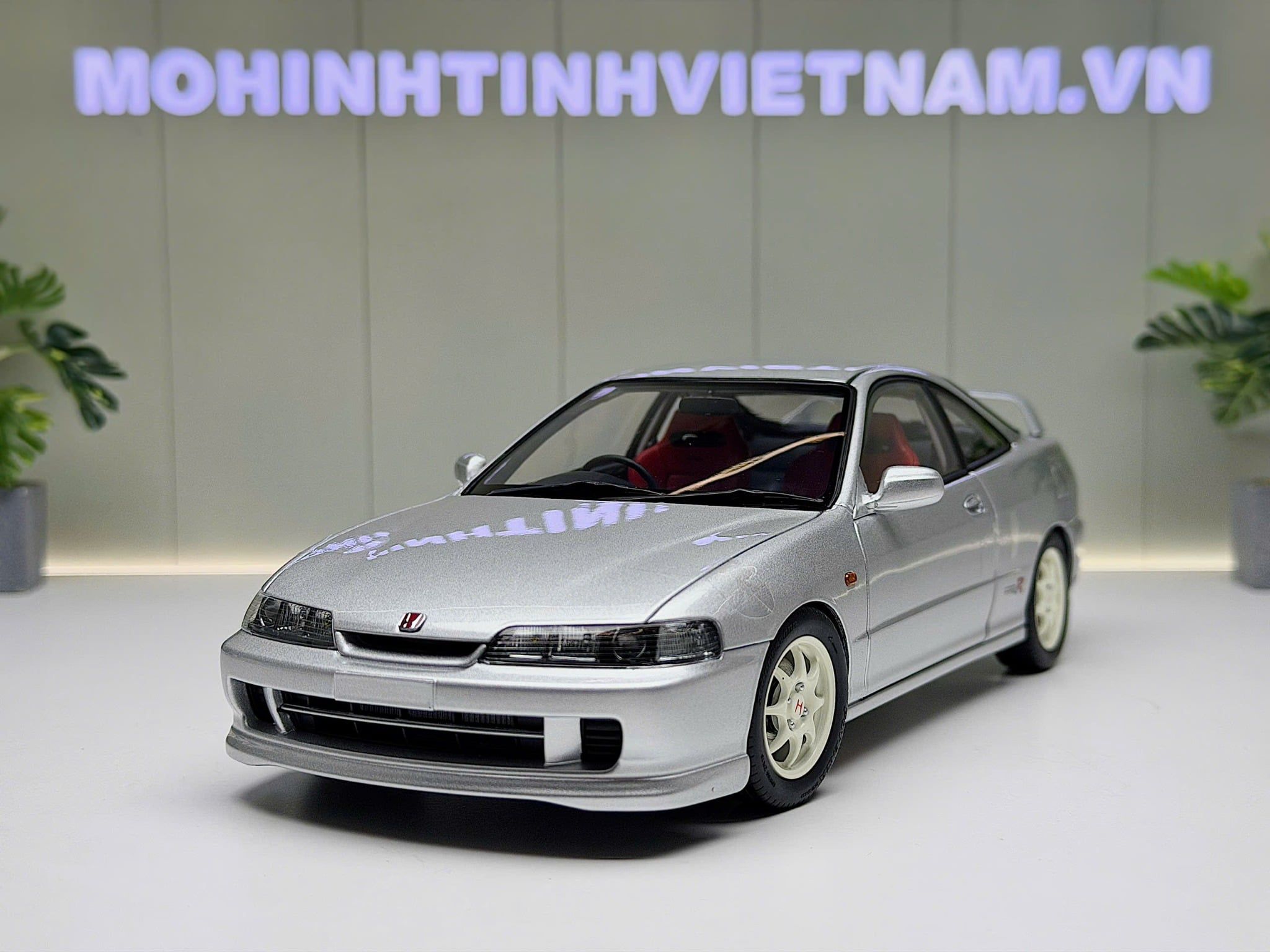 XE MÔ HÌNH HONDA INTEGRA TYPE R DC2 VOGUE SILVER METALLIC,TỶ LỆ 1/18 MOTORHELIX