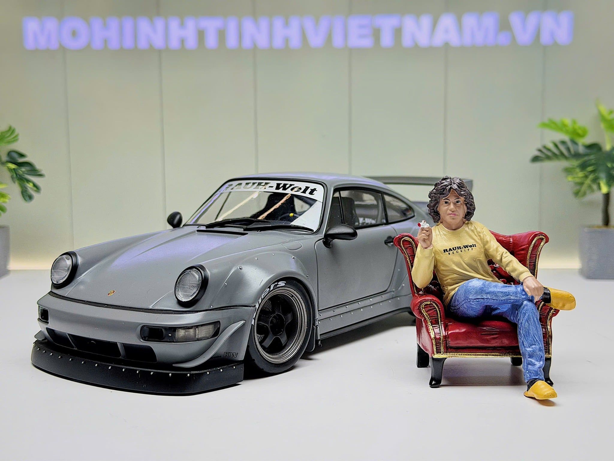 XE MÔ HÌNH PORSCHE RWB + FIGURE AKIRA NAKAI,TỶ LỆ 1/18 SOLIDO