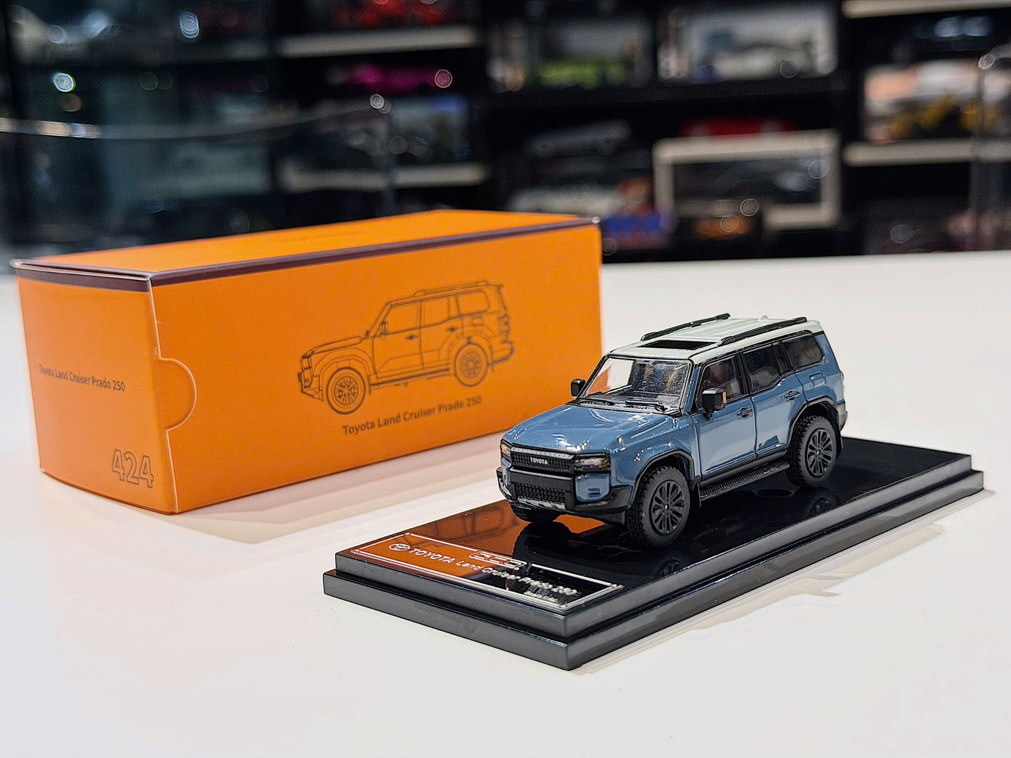 XE MÔ HÌNH TOYOTA LAND CRUISER PRADO 250 BLUE,TỶ LỆ 1/64 GCD