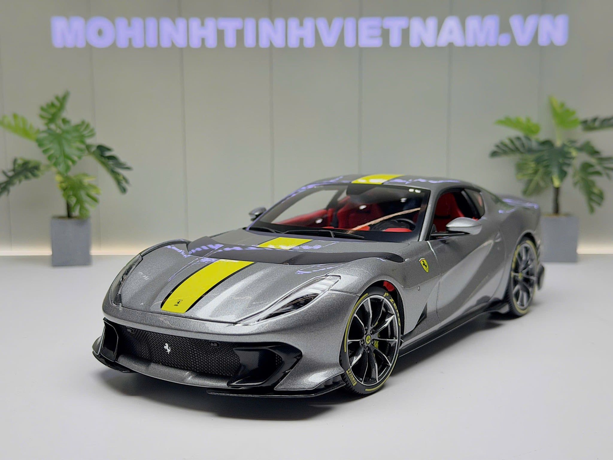 XE MÔ HÌNH FERRARI 812  COMPETIZIONE GREY,TỶ LỆ 1/18 BBURAGO