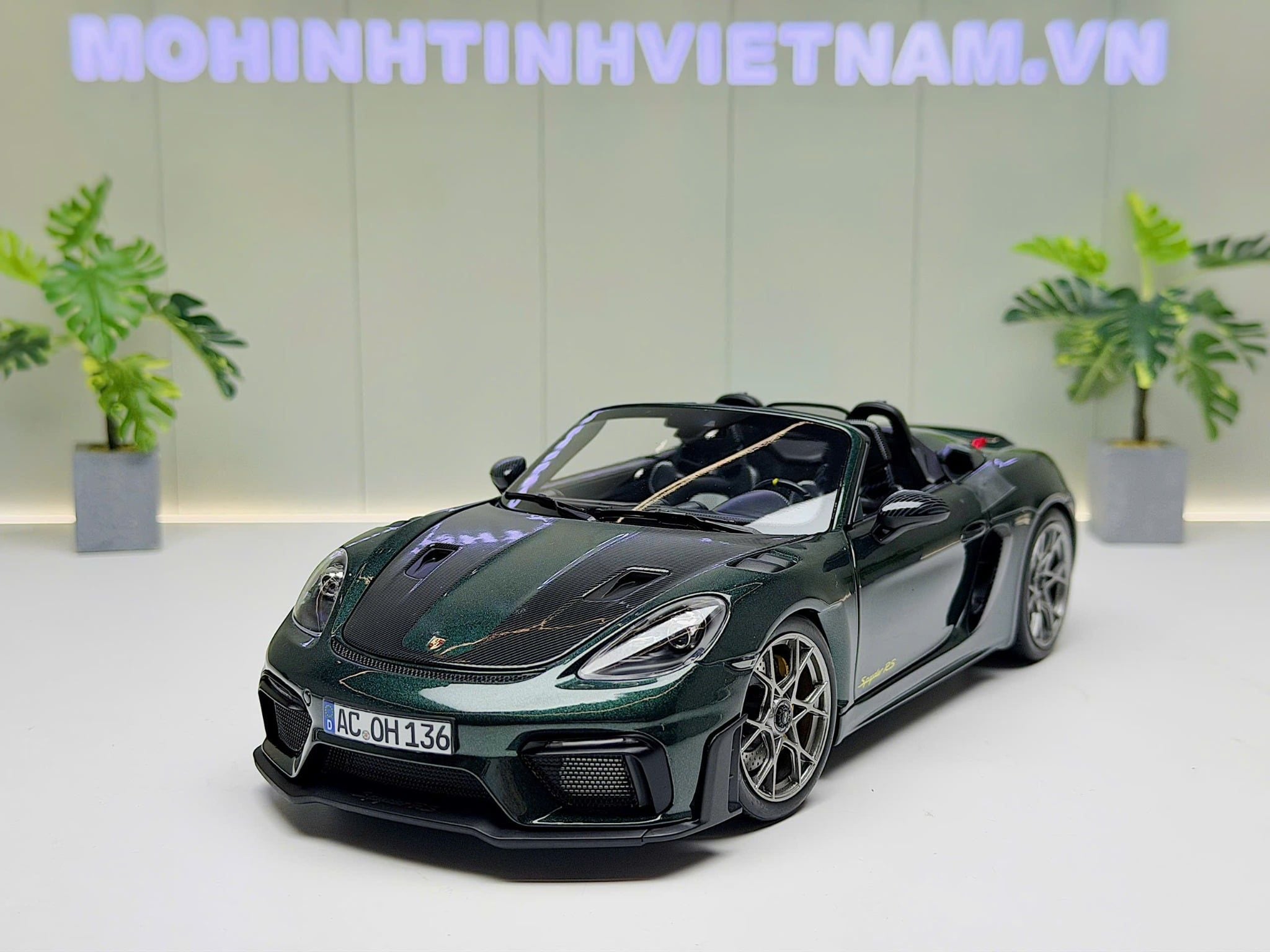 XE MÔ HÌNH PORSCHE 718 SPYDER RS FOREST GREEN METALLIC,TỶ LỆ 1/18 NOREV