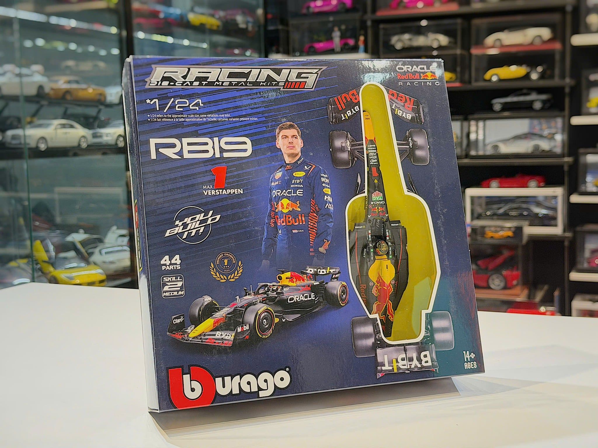 XE MÔ HÌNH ORACLE RED BULL RACING RB19 - MAX VERSTAPPEN,TỶ LỆ 1/24 BBURAGO