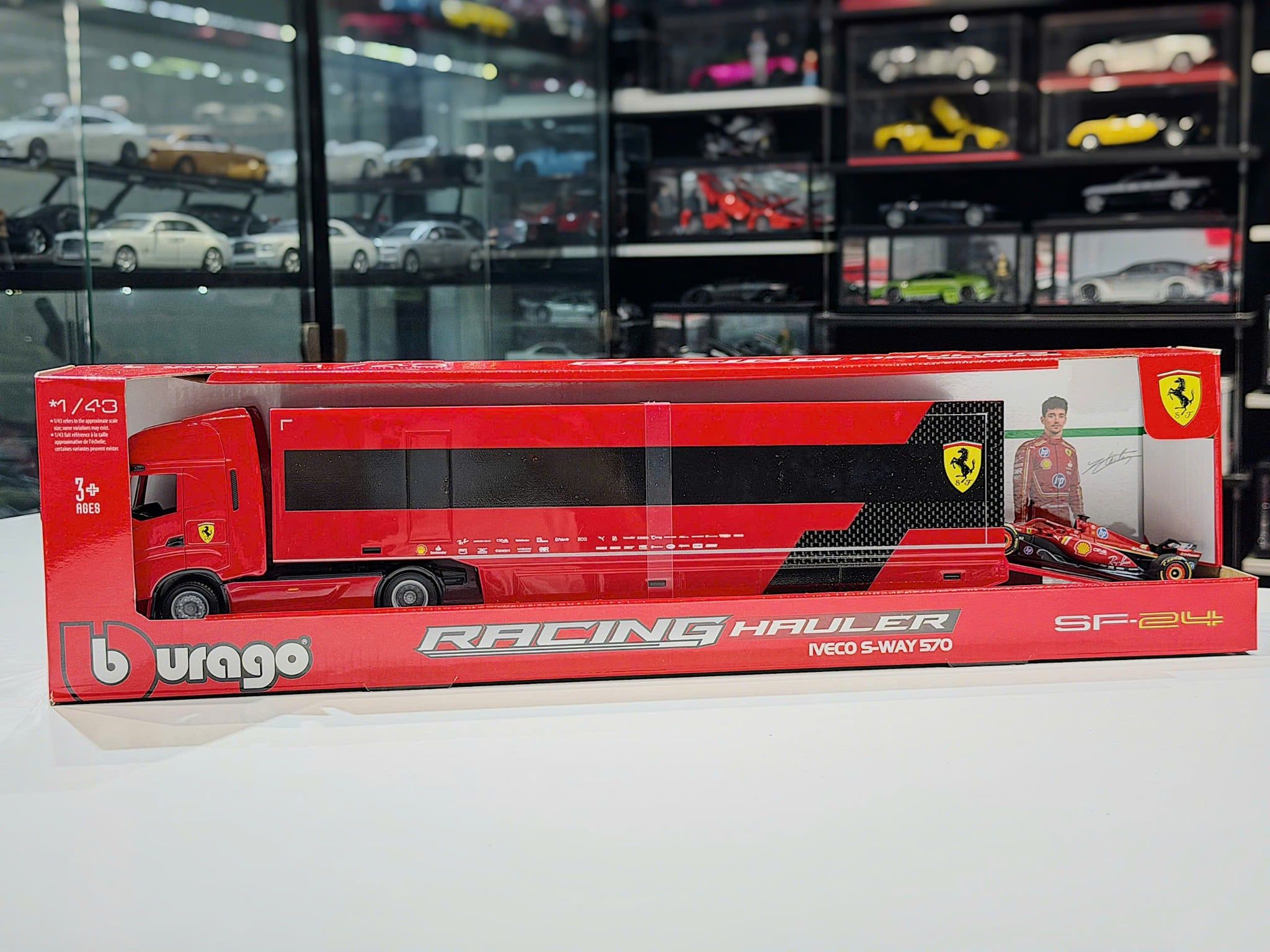 XE MÔ HÌNH IVECO S-WAY 570 X FERRARI SF24,TỶ LỆ 1/43 BBURAGO