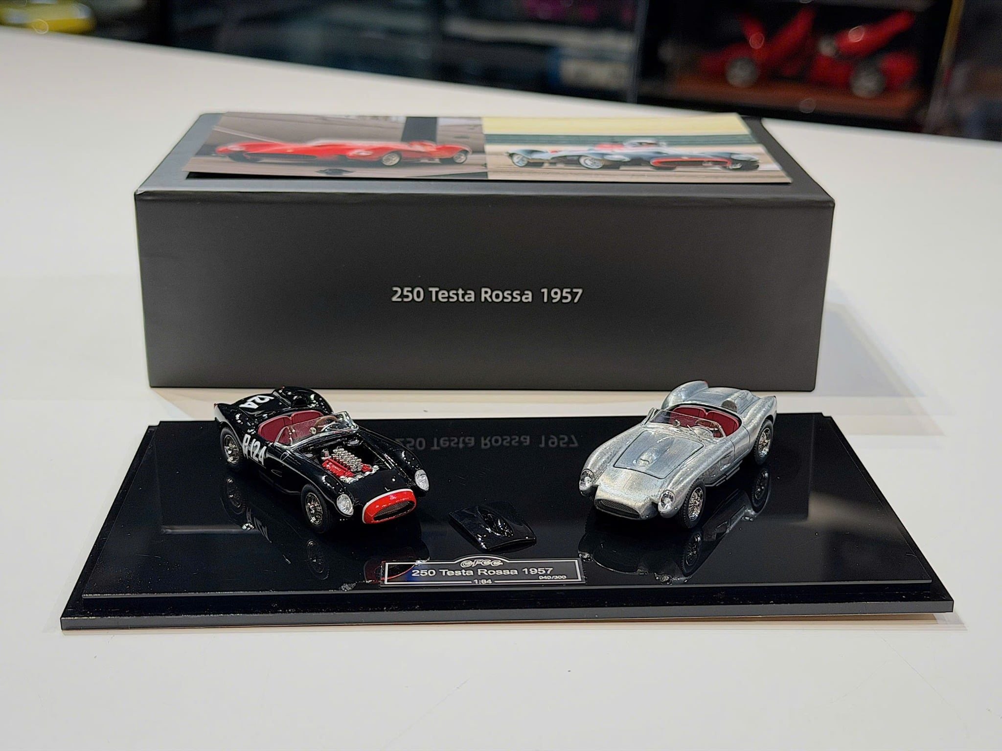 XE MÔ HÌNH FERRARI 250 TESTA ROSSA,TỶ LỆ 1/64 GFCC