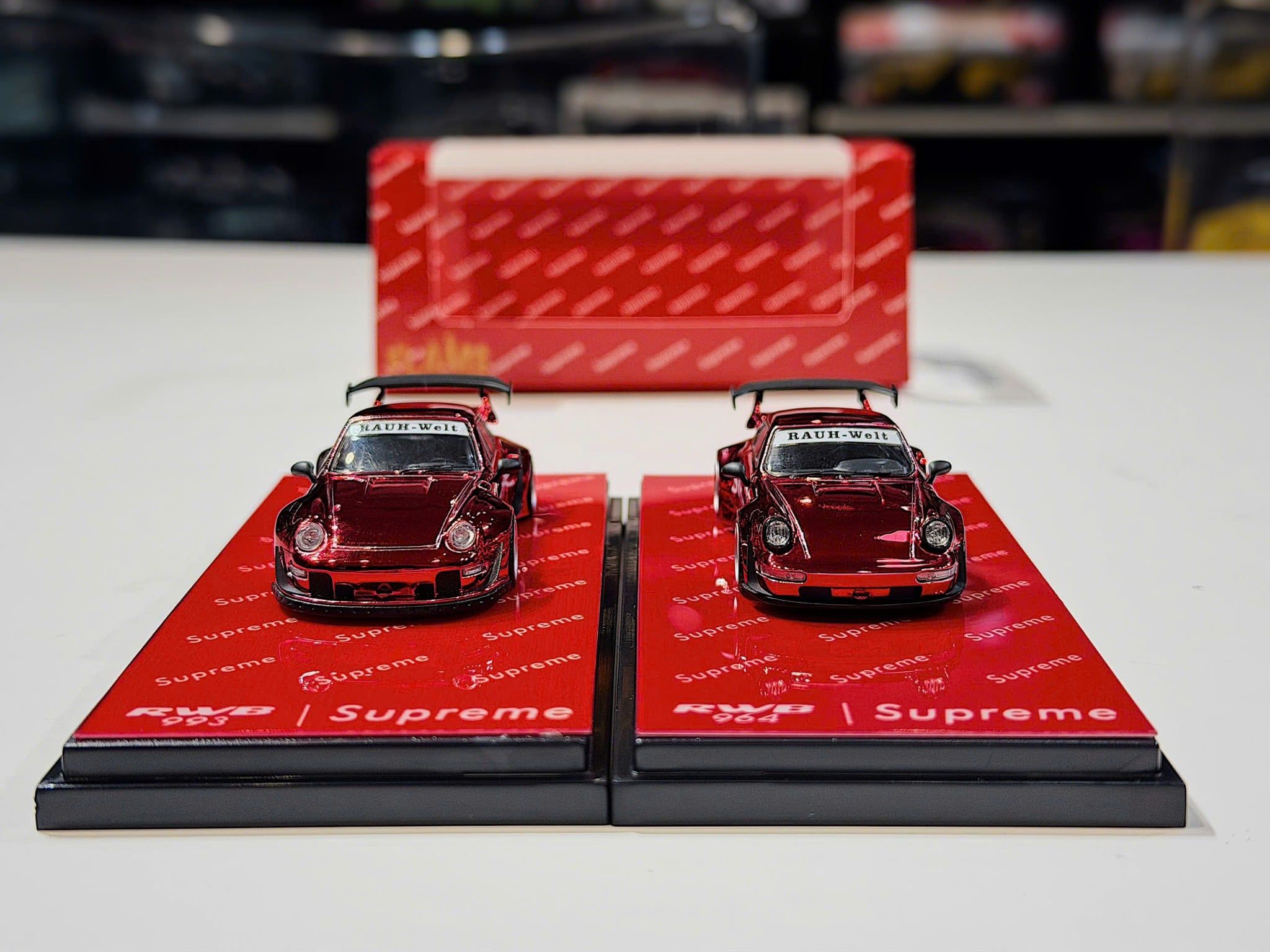 XE MÔ HÌNH PORSCHE RWB 993 - 964 SUPREME RED CHROME,TỶ LỆ 1/64 FLAME