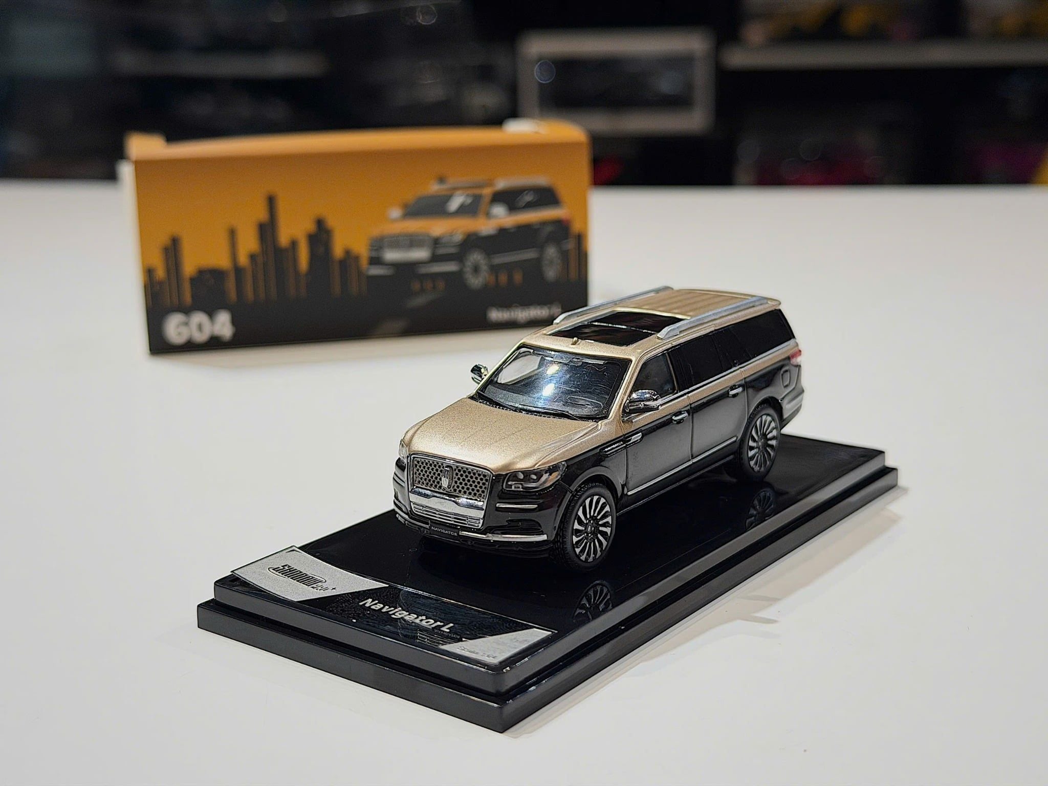 XE MÔ HÌNH NAVIGATOR L,TỶ LỆ 1/64 SHADOW PRO