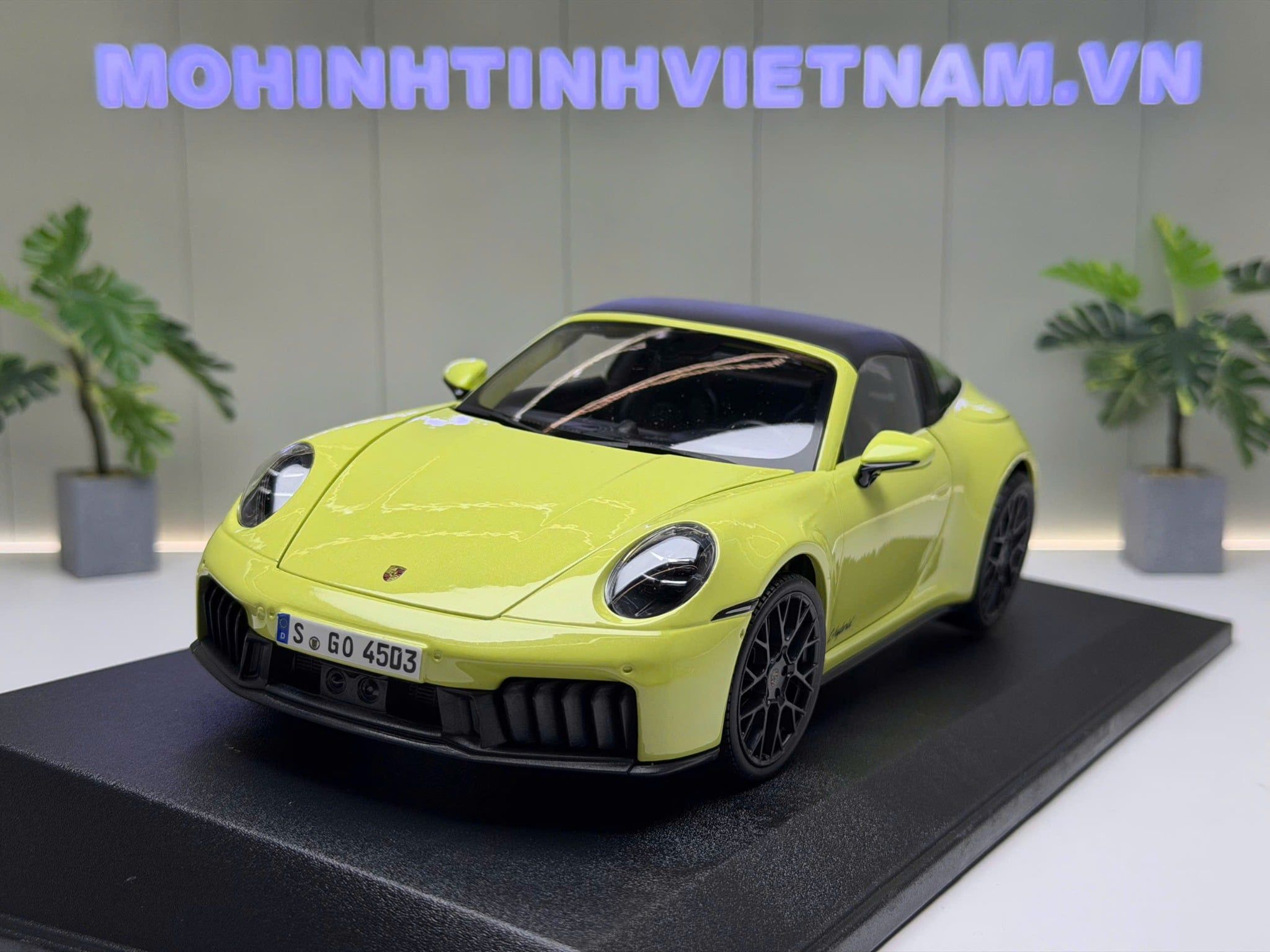 XE MÔ HÌNH PORSCHE 911 TARGA 4 GTS (992.2) HYBRID 2025,TỶ LỆ 1/18 MAISTO