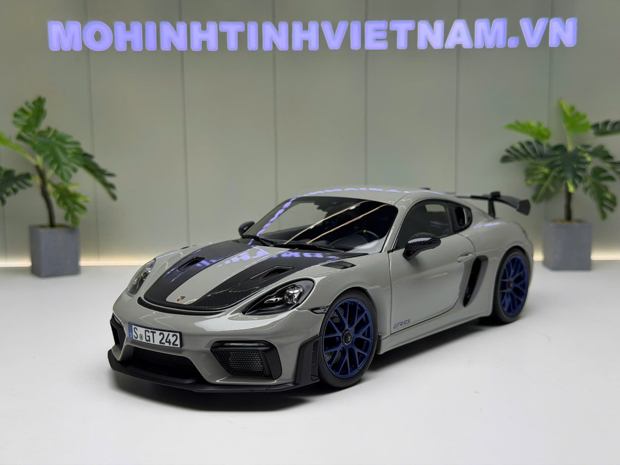 XE MÔ HÌNH PORSCHE CAYMEN GT4 RS 2023 WEISSACH PACK CHALK,TỶ LỆ 1/18 NOREV