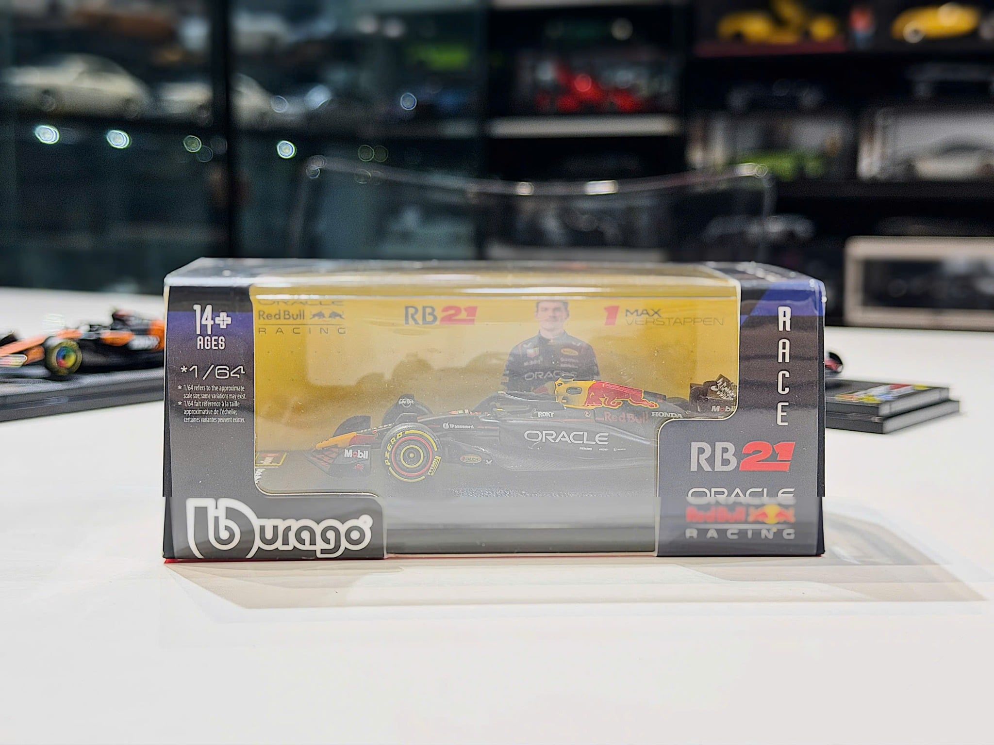 XE MÔ HÌNH ORACLE REDBULL RACING RB21 #1 MAX VERTAPPEN,TỶ LỆ 1/64 BBURAGO