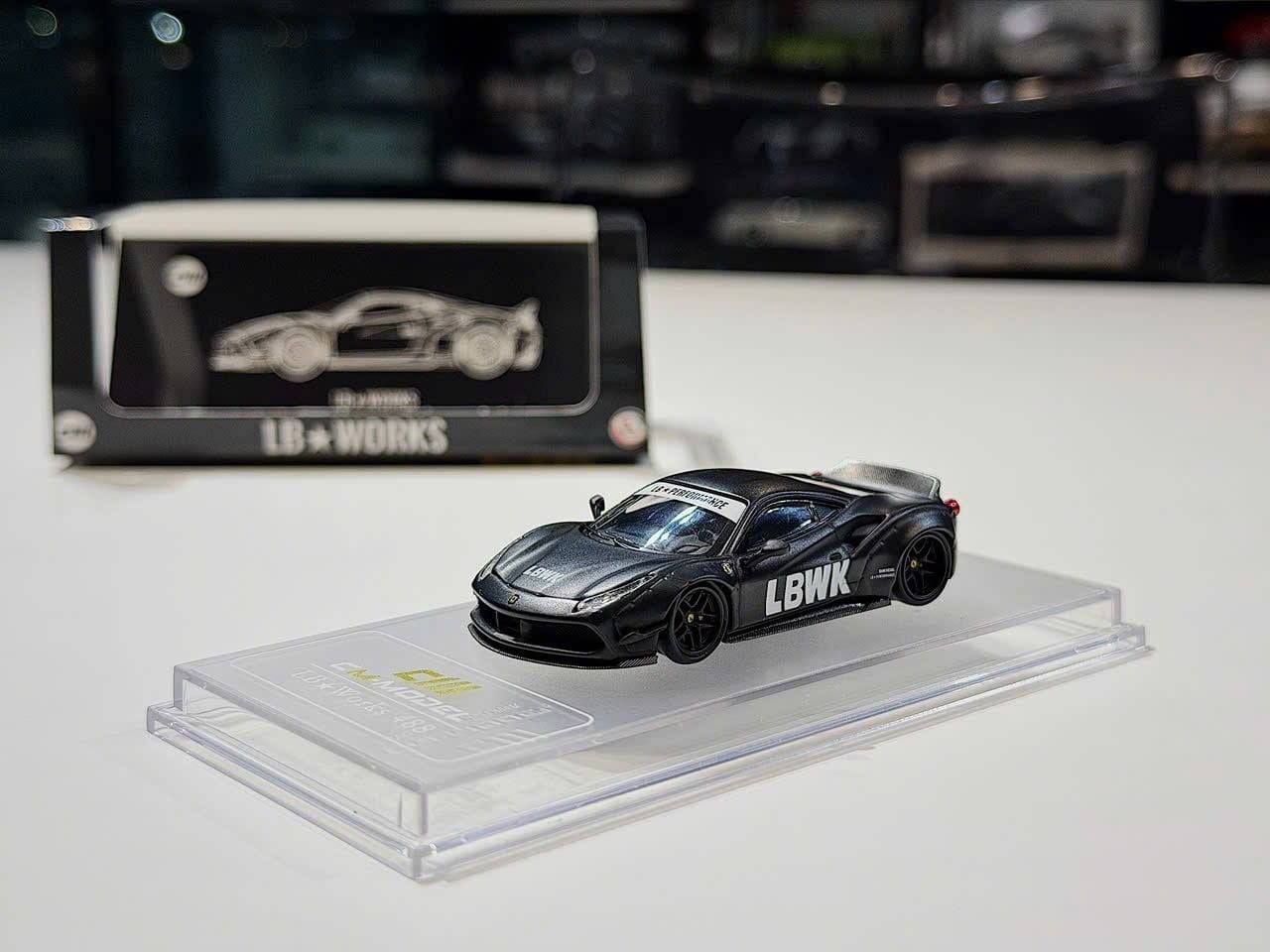 XE MÔ HÌNH FERRARI 488 LBWK MATT BLACK,TỶ LỆ 1/64 CM MODEL