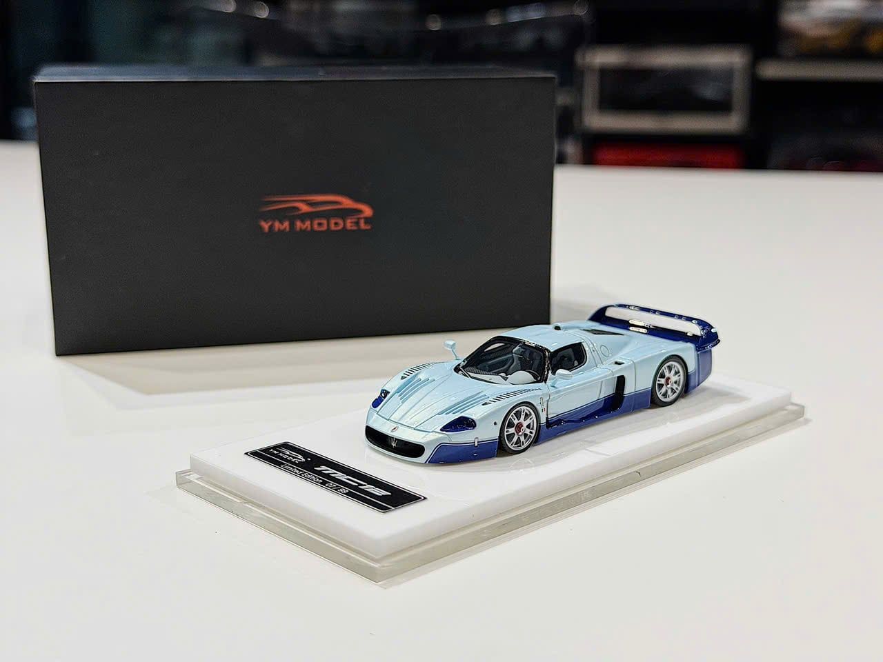 XE MÔ HÌNH MASERATI MC12 BLUE,TỶ LỆ 1/64 YM MODEL