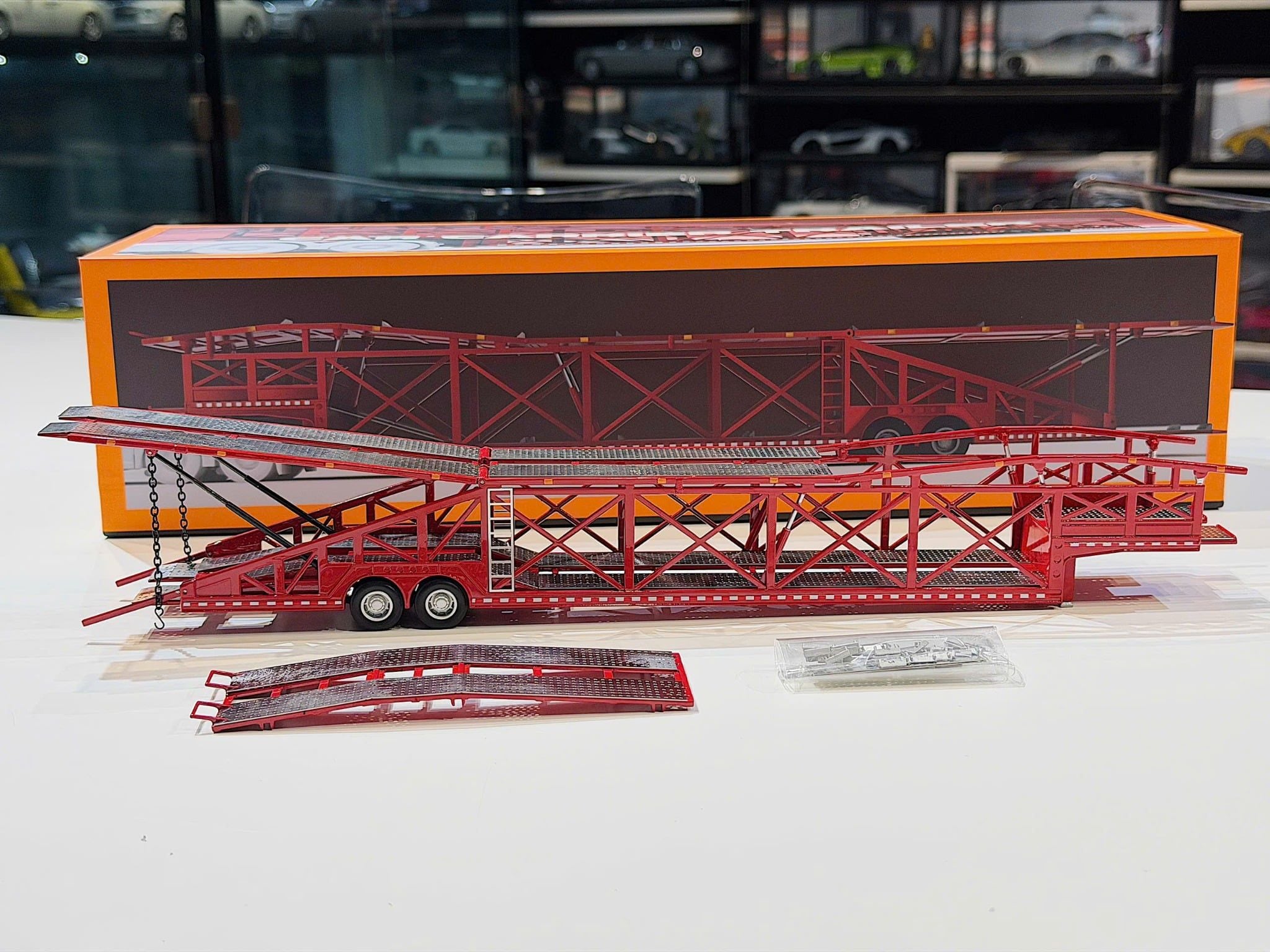 XE MÔ HÌNH TRAILER TRUCK RED,TỶ LỆ 1/64 GCD