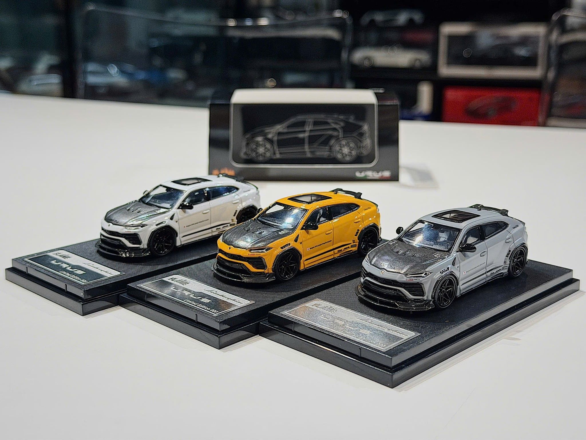 XE MÔ HÌNH LAMBORGHINI URUS LIBERTY WALK,TỶ LỆ 1/64 FLAME