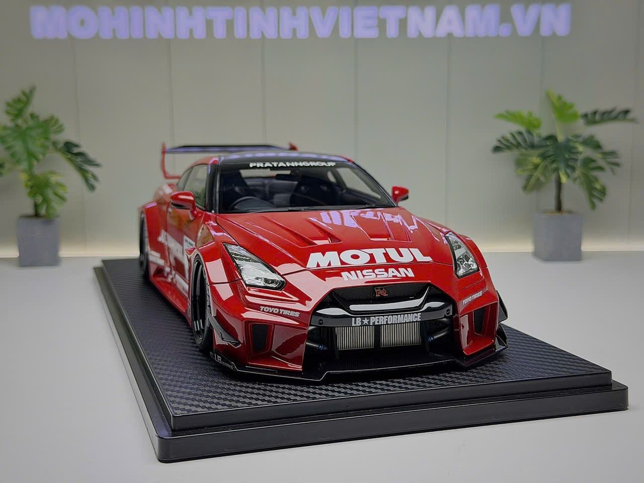 XE MÔ HÌNH NISSAN 35GT-RR LB-SILHOUETTE RED,TỶ LỆ 1/18 IGNITION