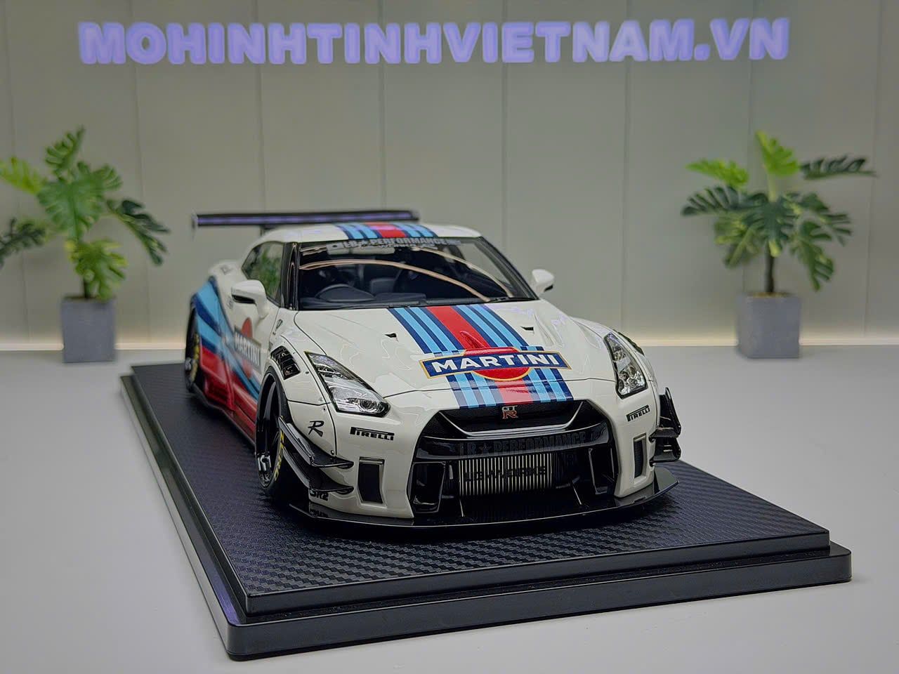 XE MÔ HÌNH NISSAN GTR R35 LIBERTY WALK MARTINI,TỶ LỆ 1/18 IGNITION