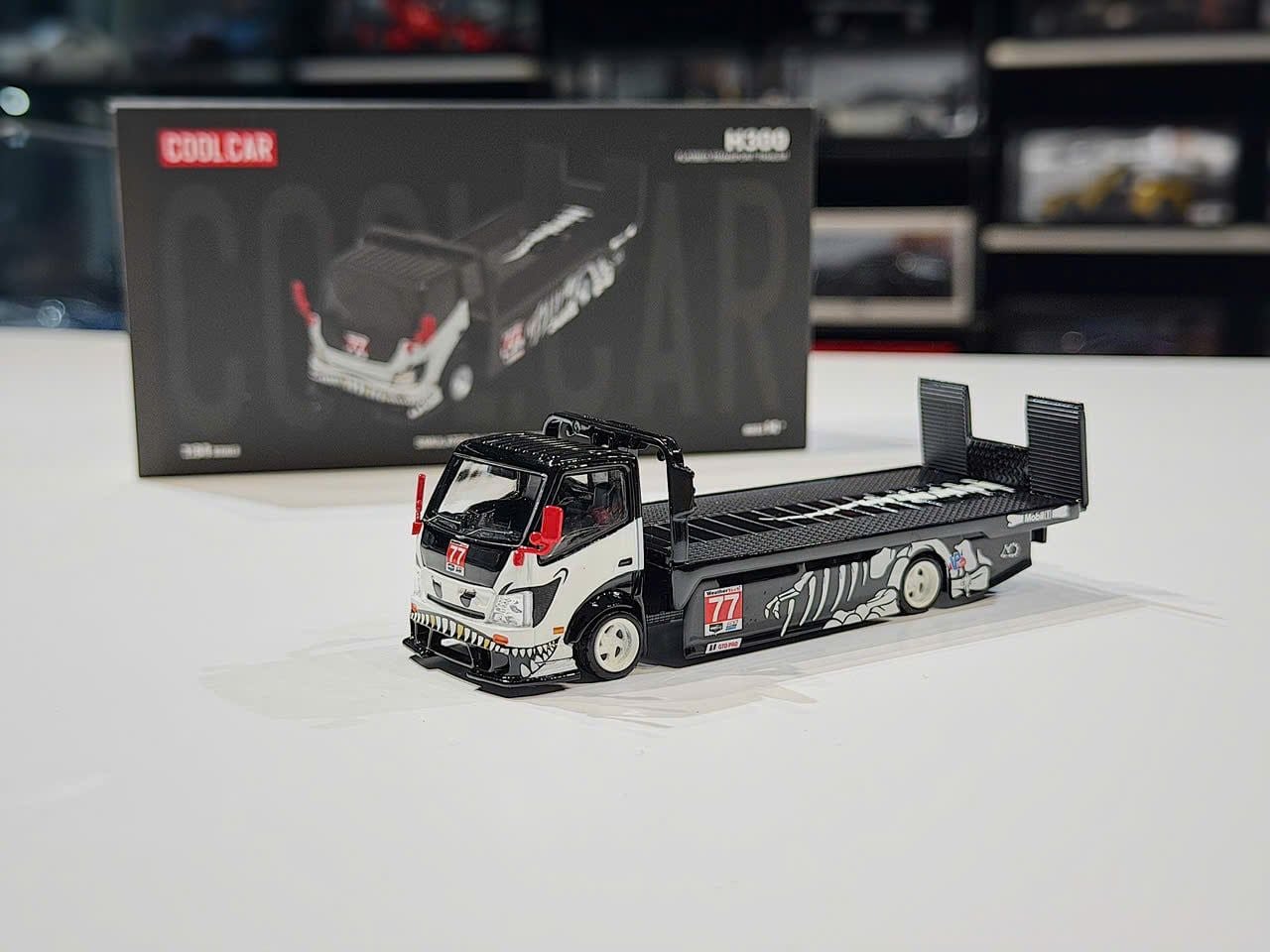 XE MÔ HÌNH H300 FLATBED TRANSPORT - TRAILER BONE DRAGON 77,TỶ LỆ 1/64 COOLCAR