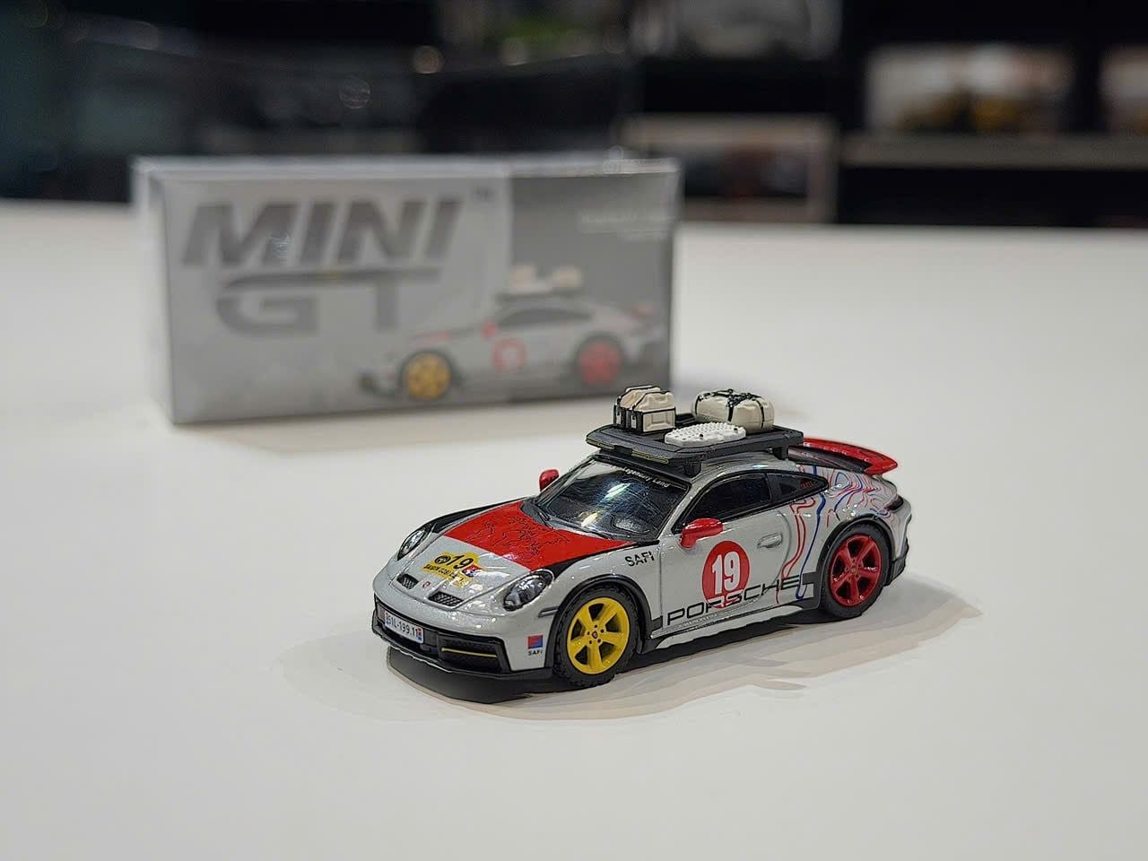 XE MÔ HÌNH PORSCHE 911 DAKAR 